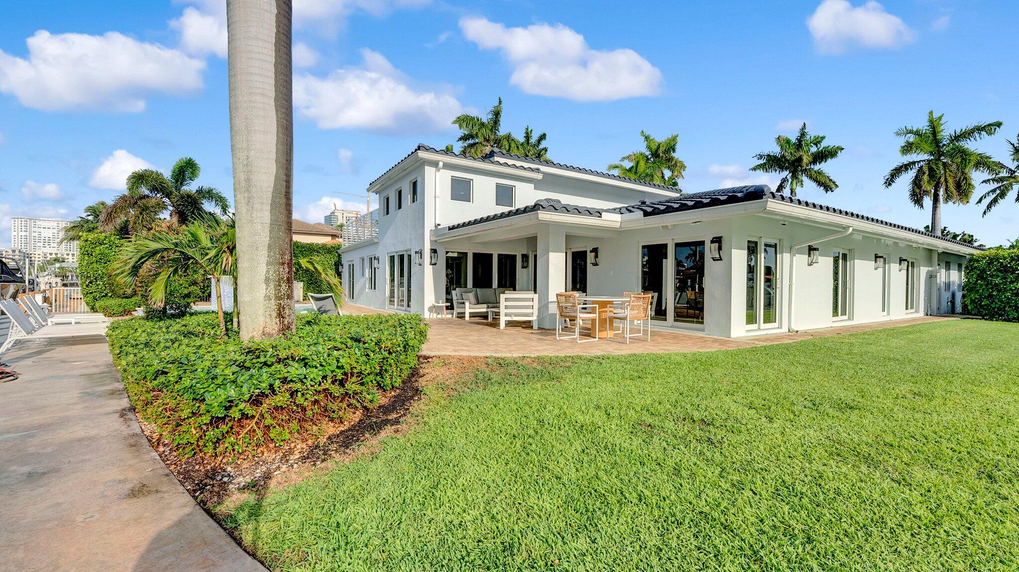 2593 SE 9th Street