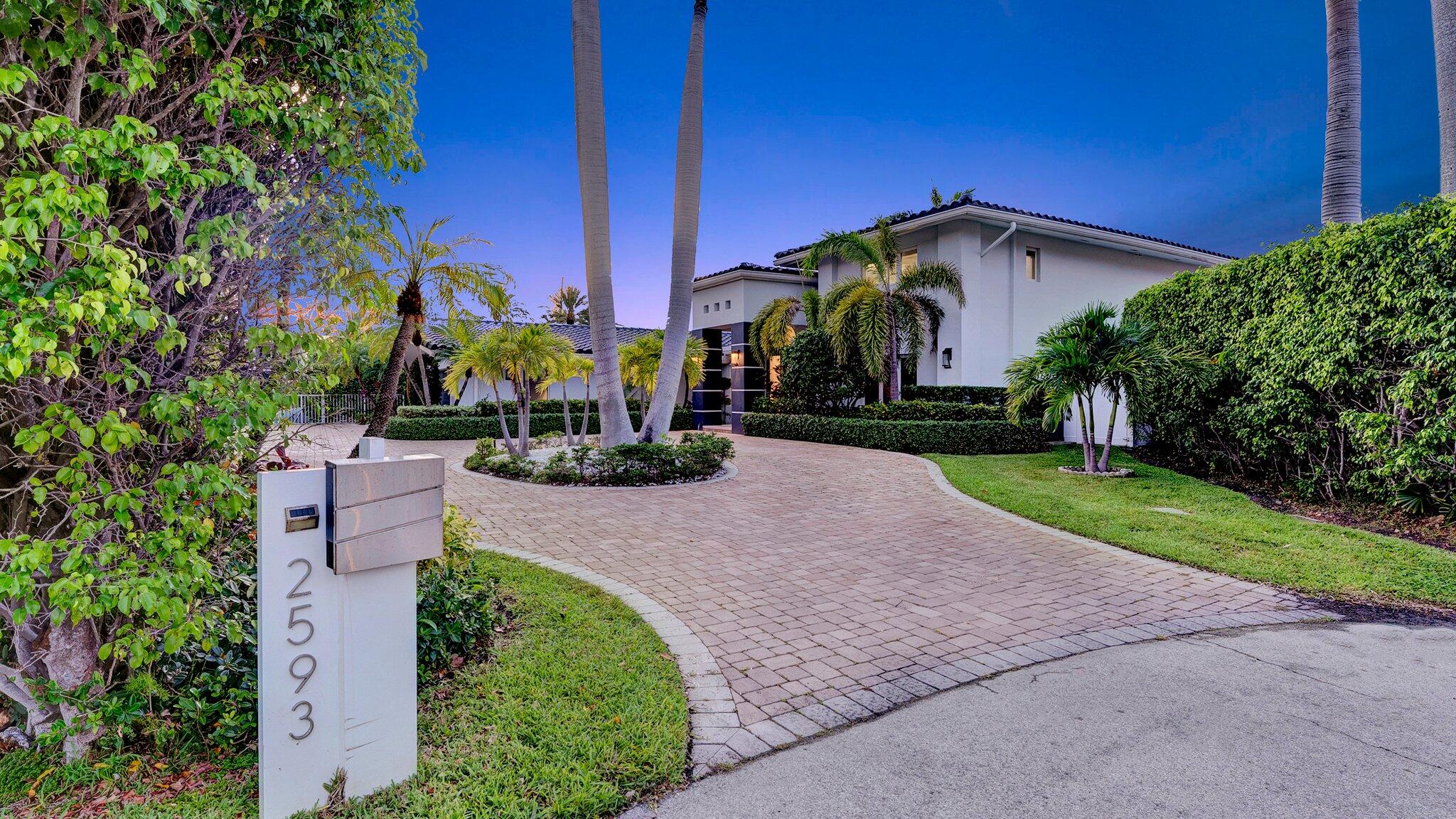 2593 SE 9th Street