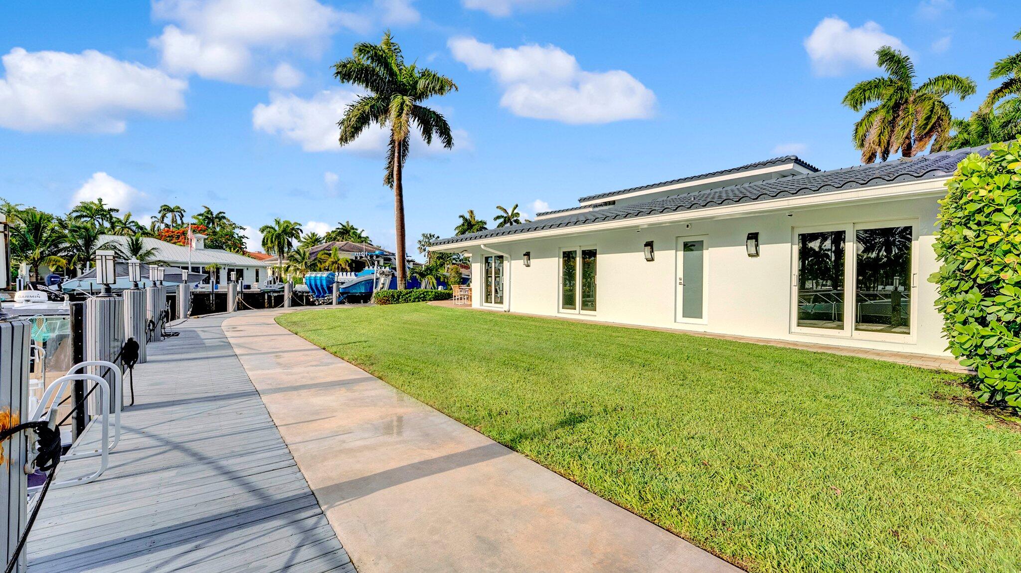 2593 SE 9th Street