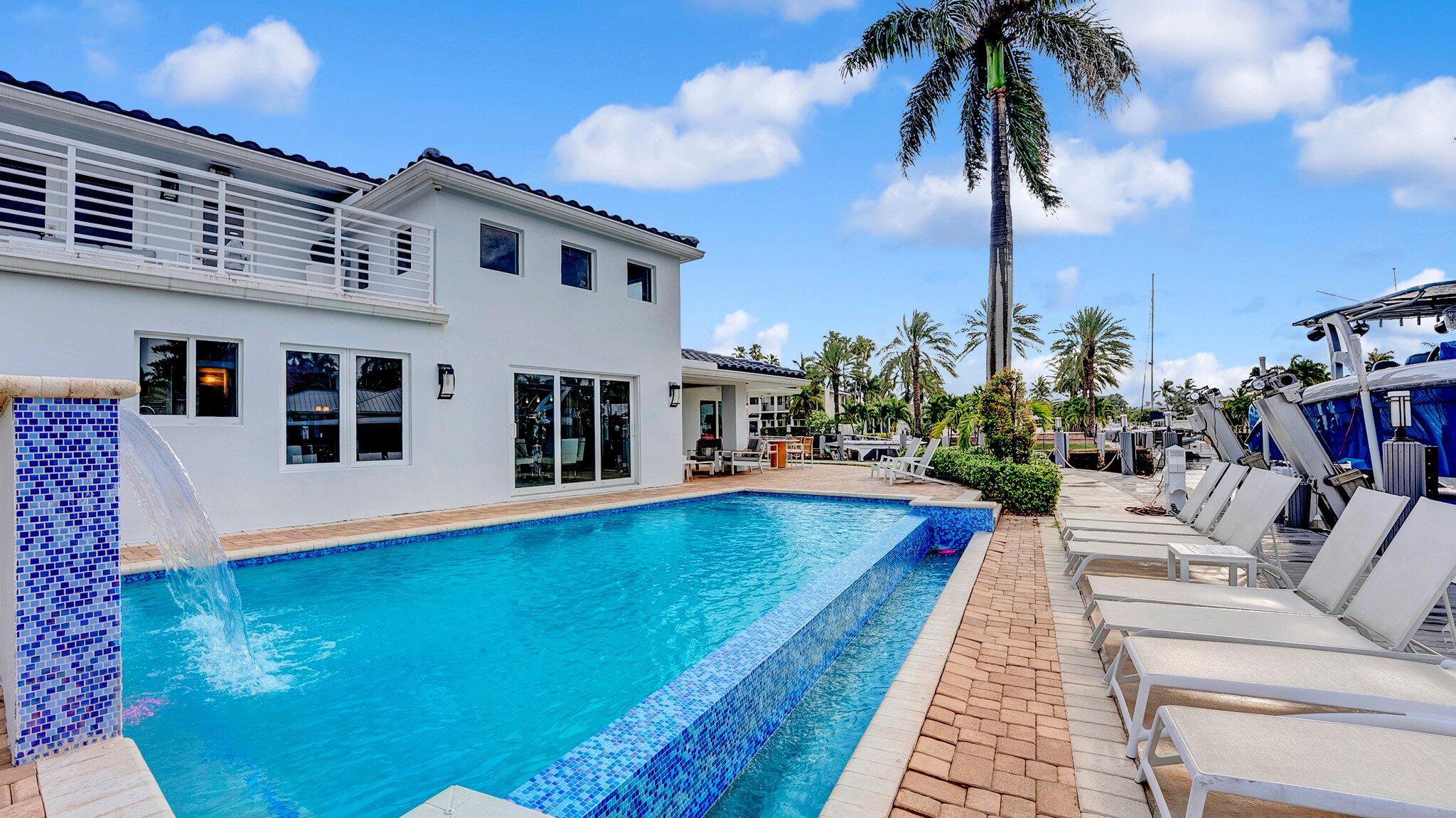2593 SE 9th Street