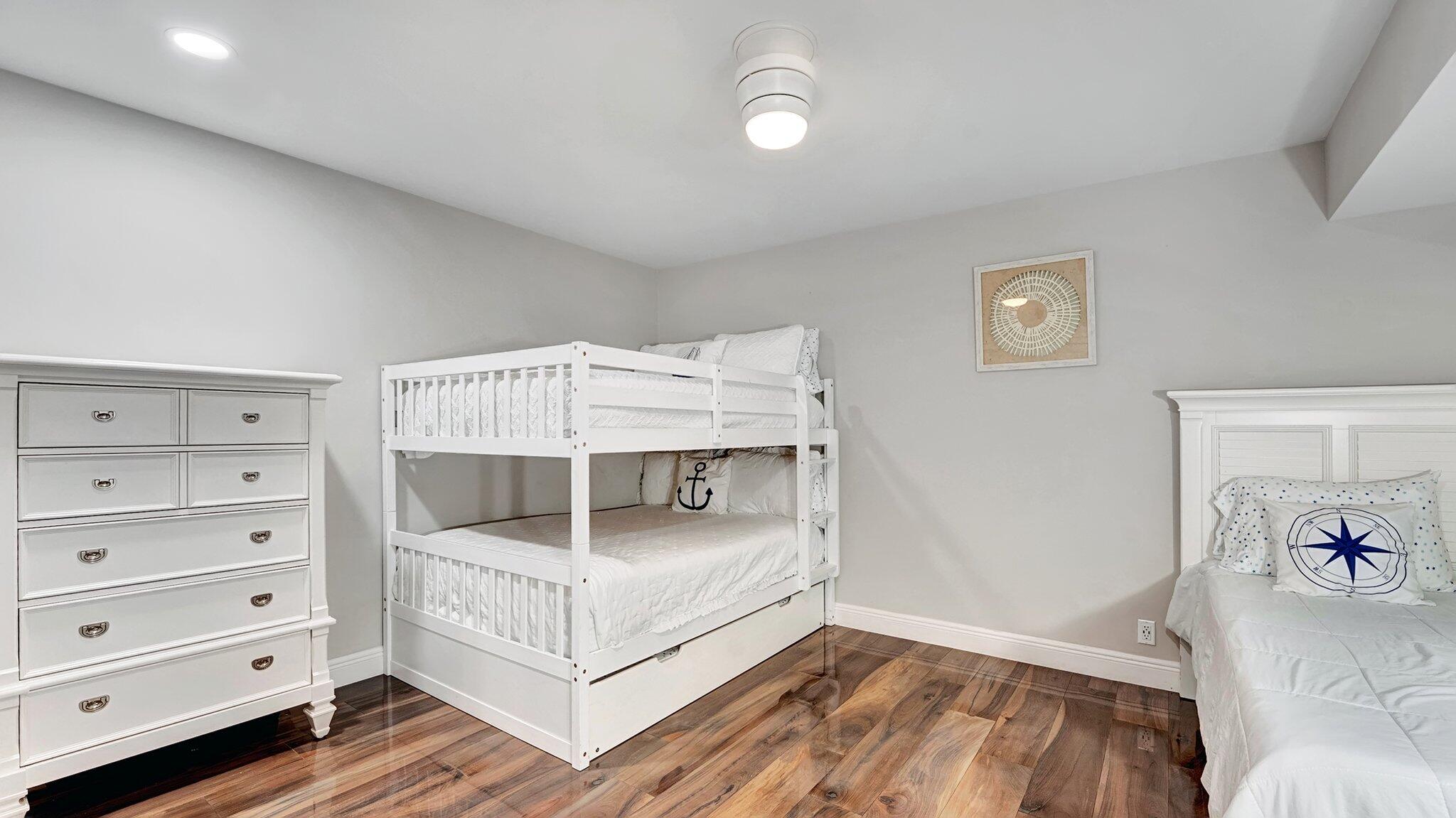 2593 SE 9th Street