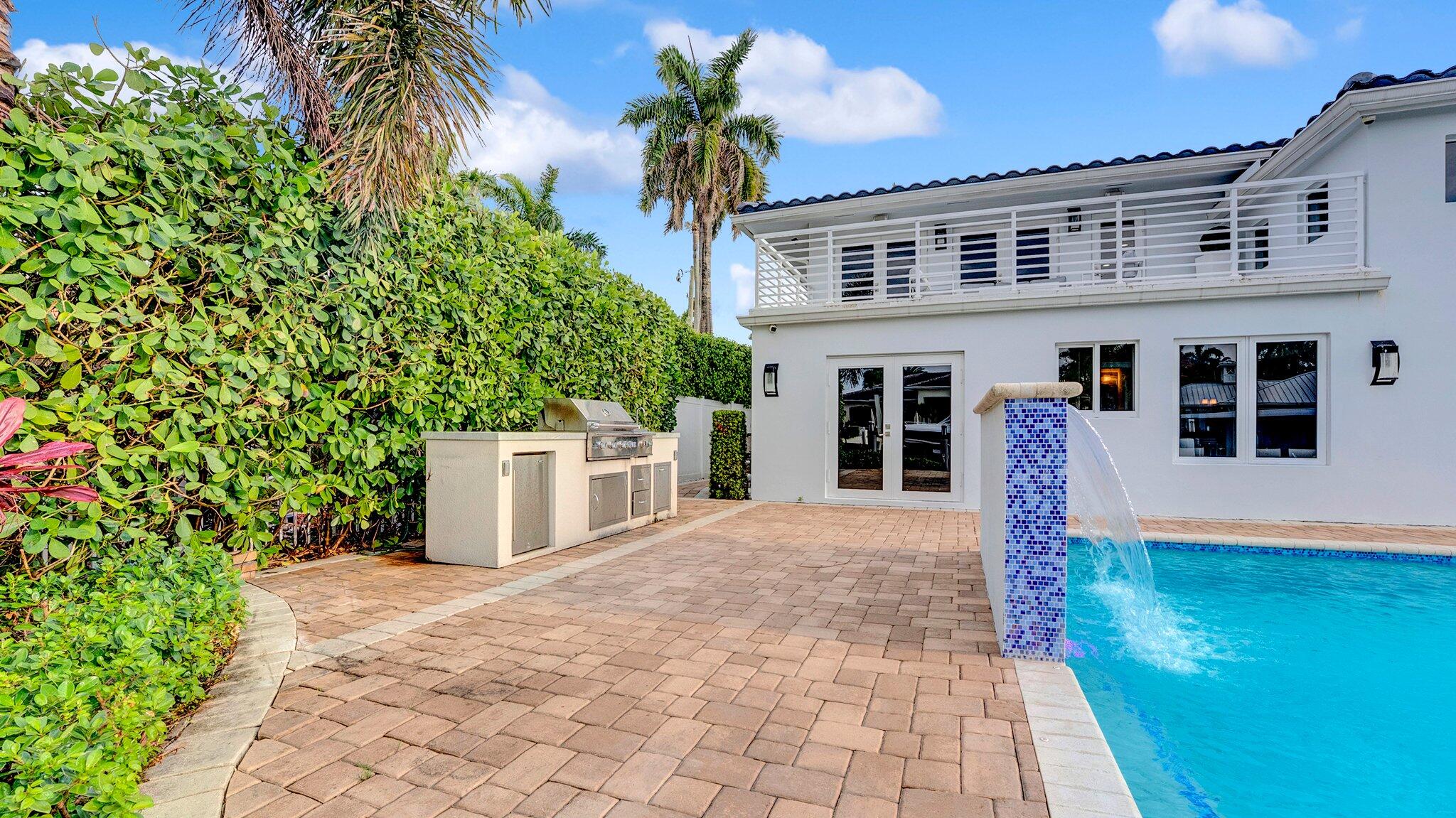 2593 SE 9th Street