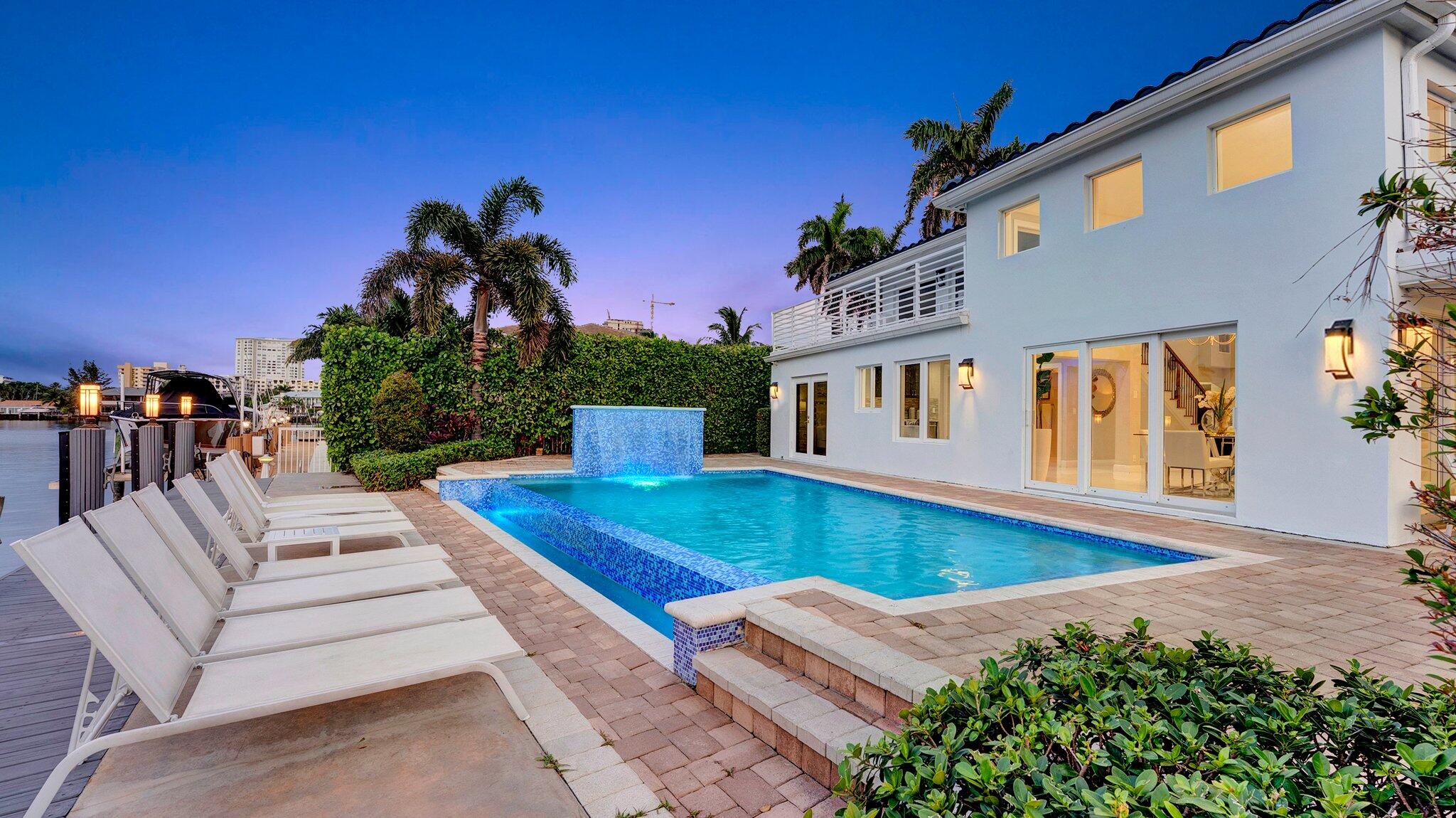 2593 SE 9th Street
