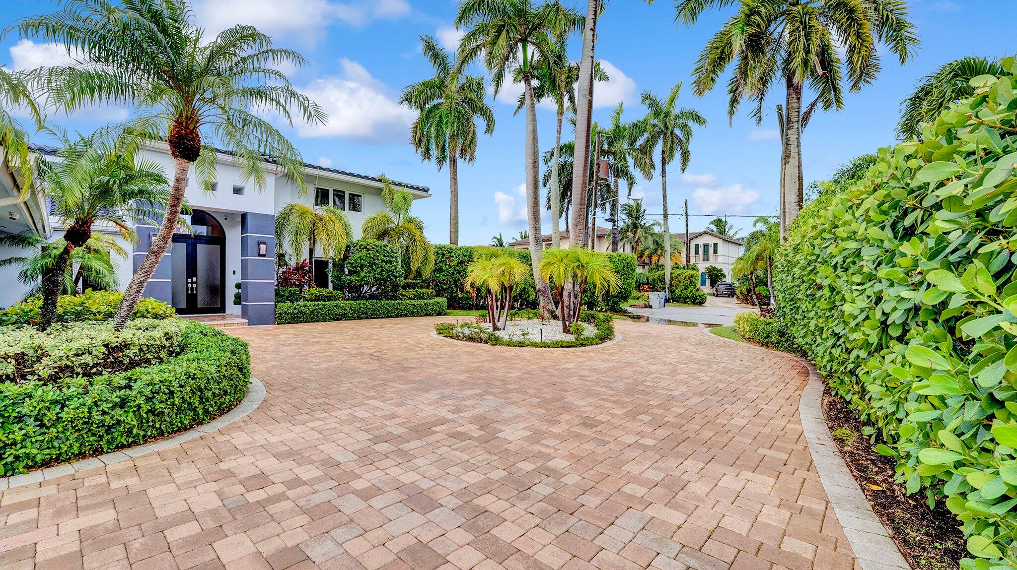 2593 SE 9th Street