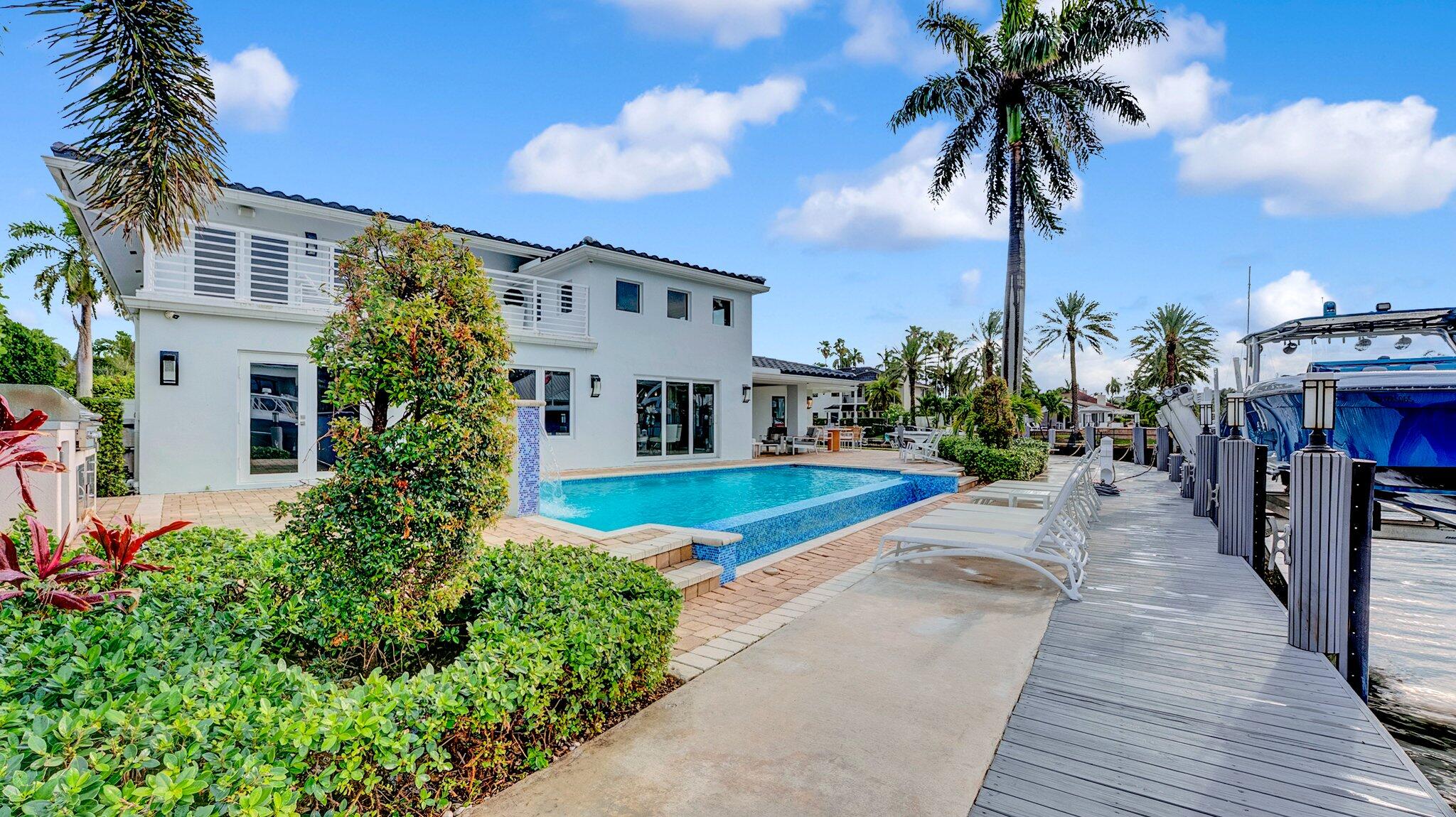 2593 SE 9th Street