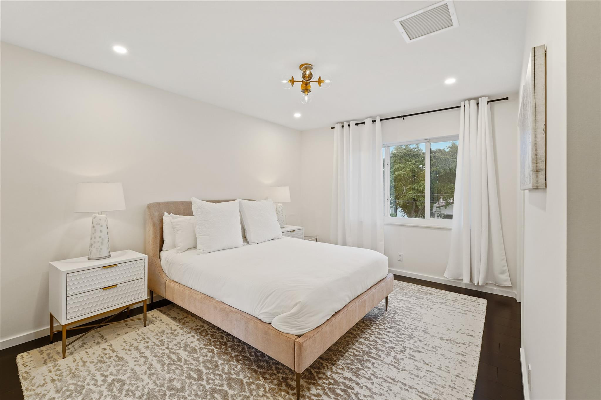 325 SEVEN ISLES Drive