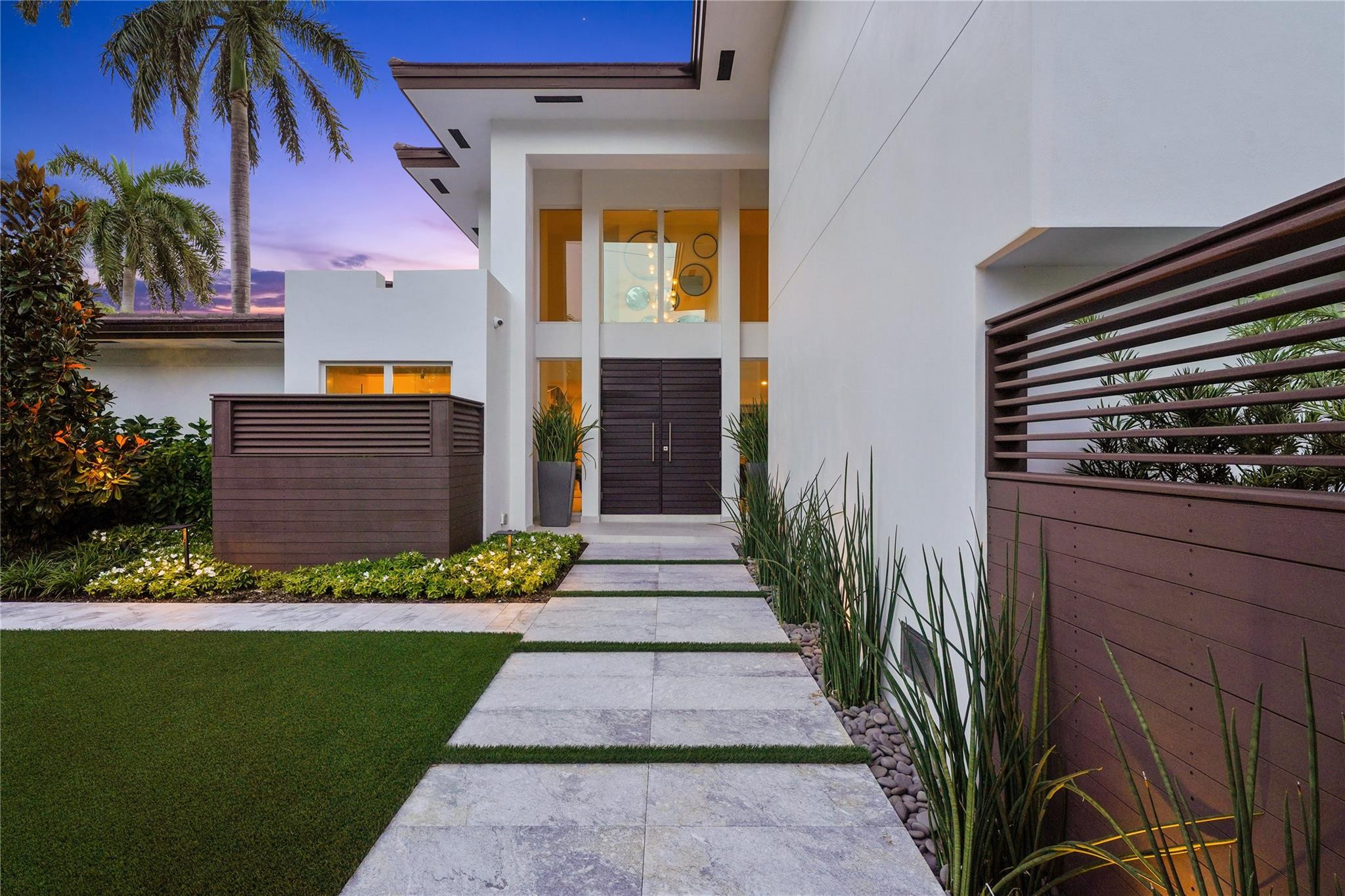325 SEVEN ISLES Drive