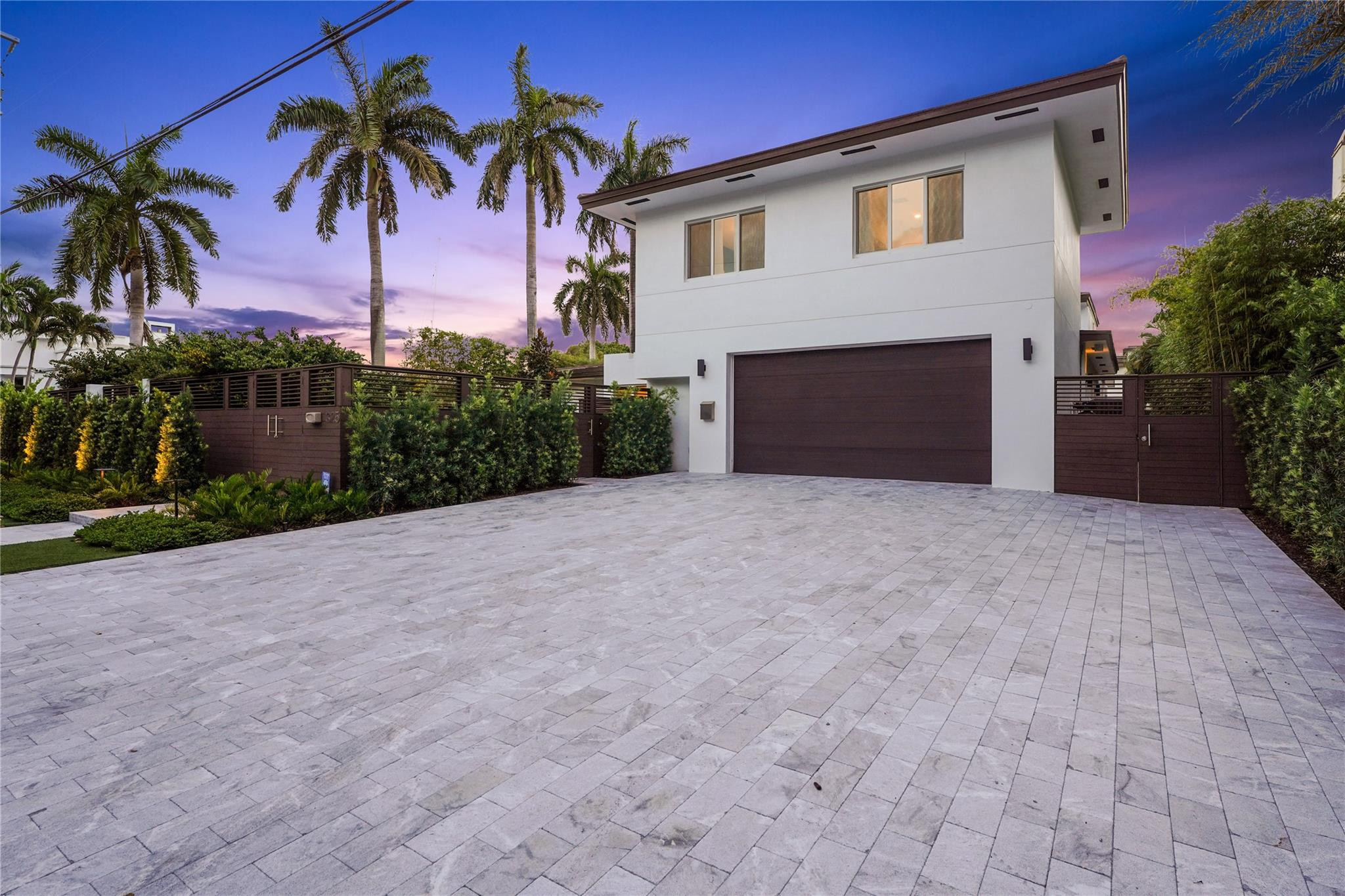 325 SEVEN ISLES Drive