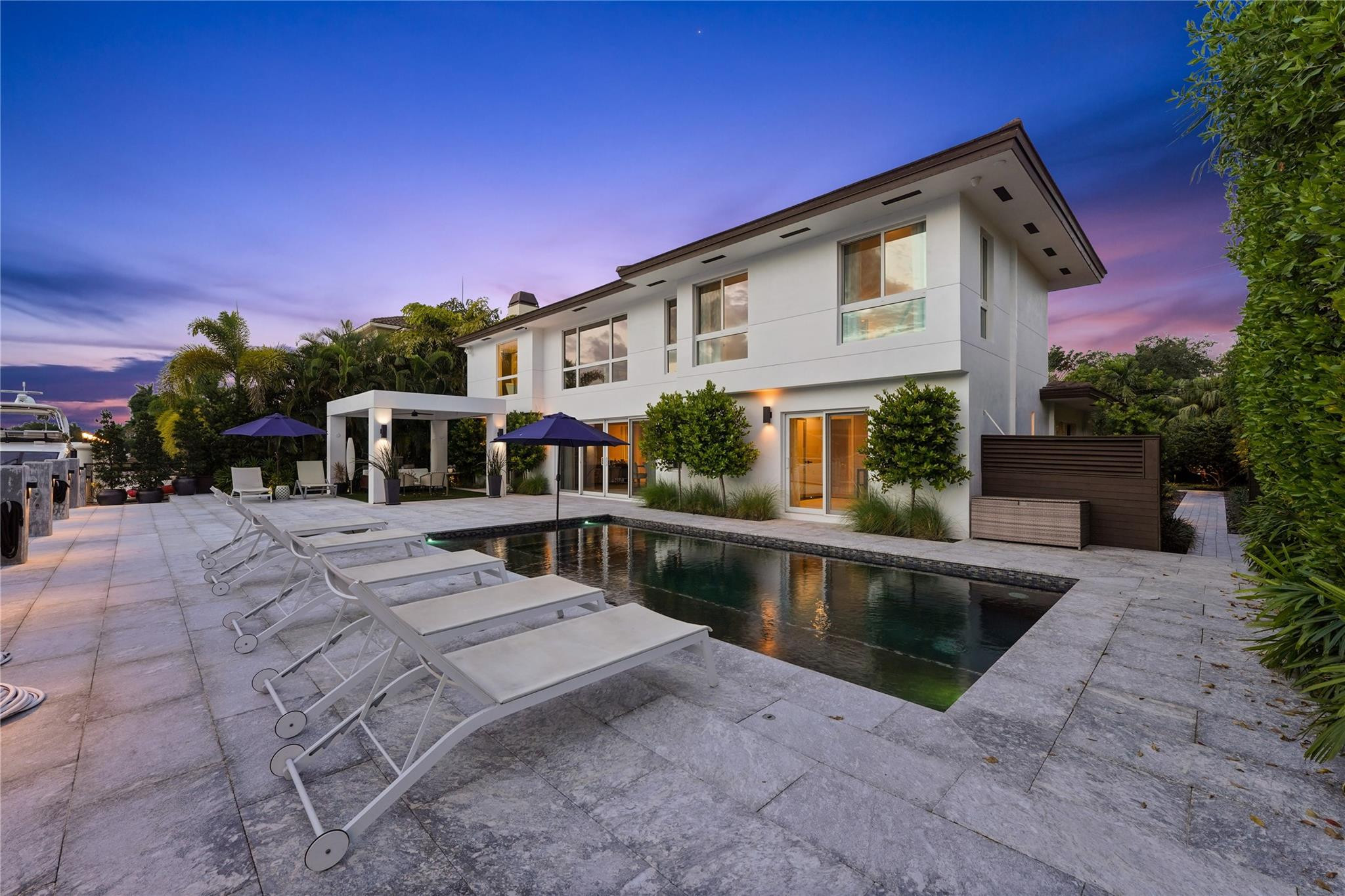 325 SEVEN ISLES Drive
