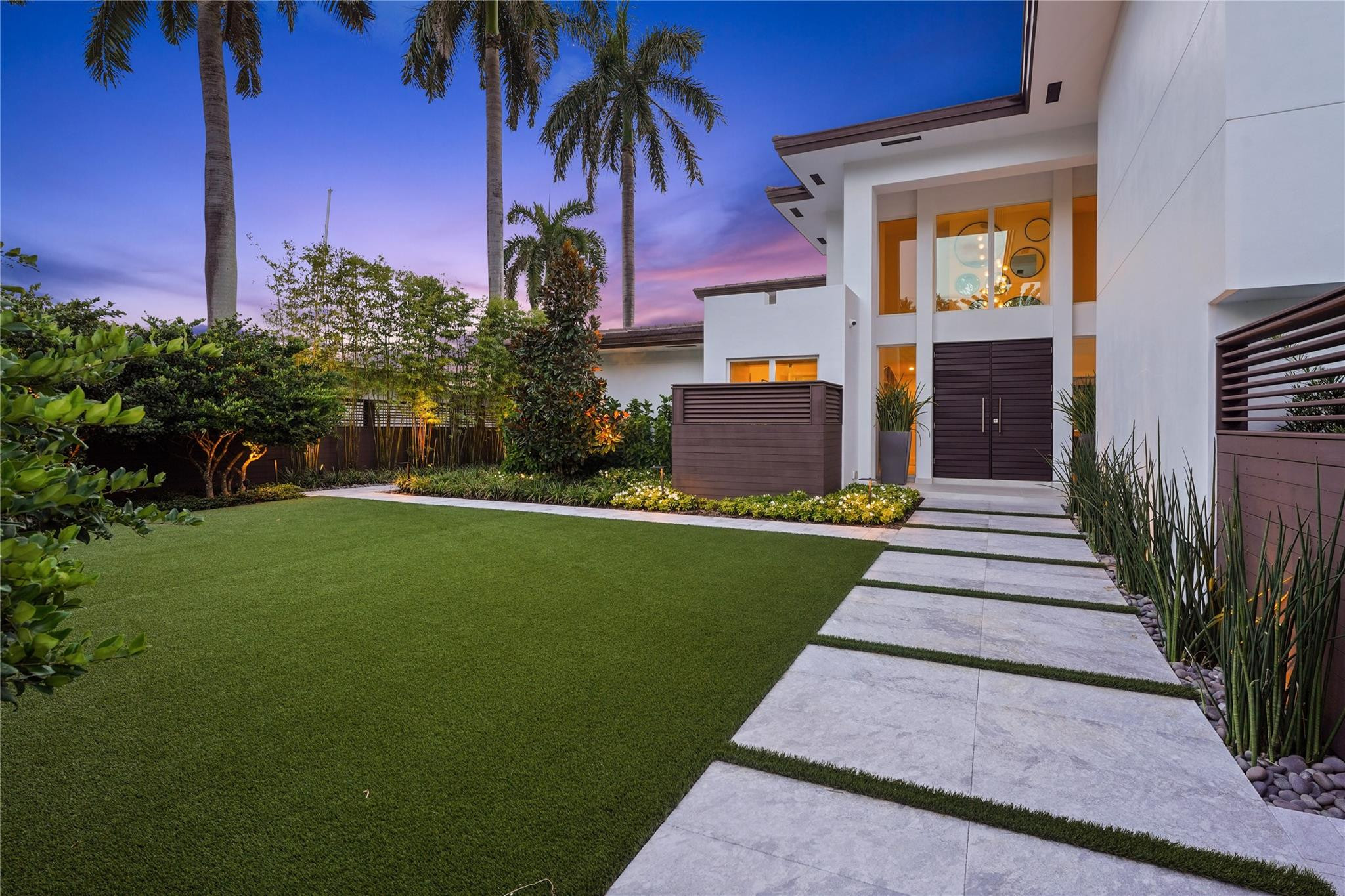 325 SEVEN ISLES Drive