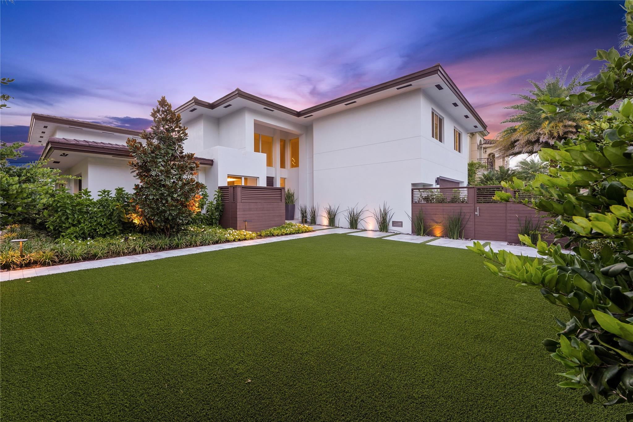 325 SEVEN ISLES Drive