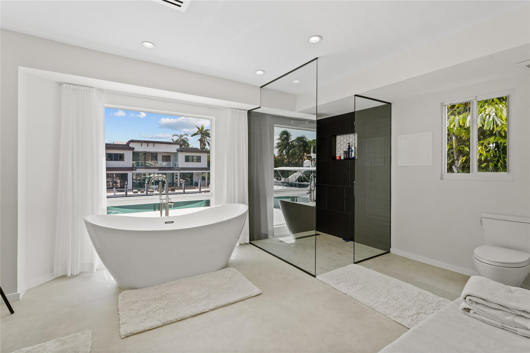 325 SEVEN ISLES Drive