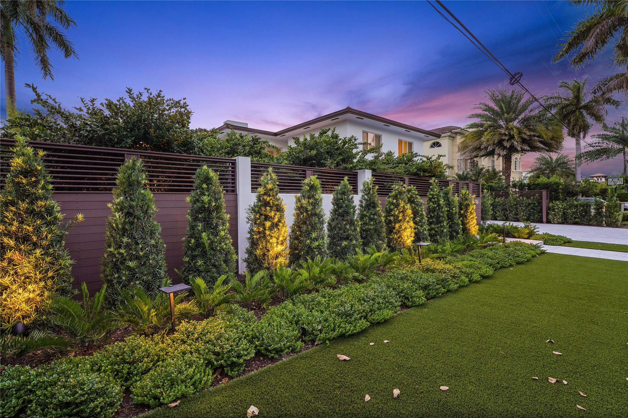 325 SEVEN ISLES Drive