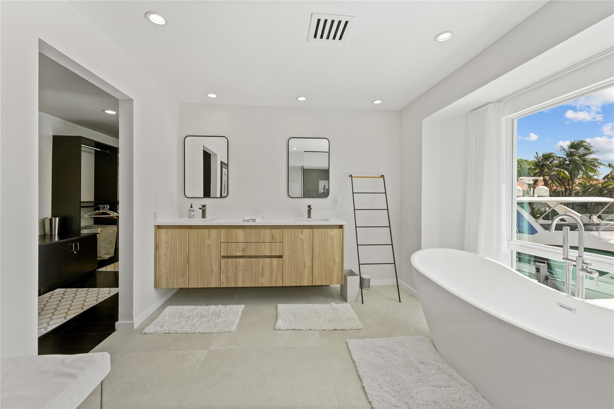 325 SEVEN ISLES Drive