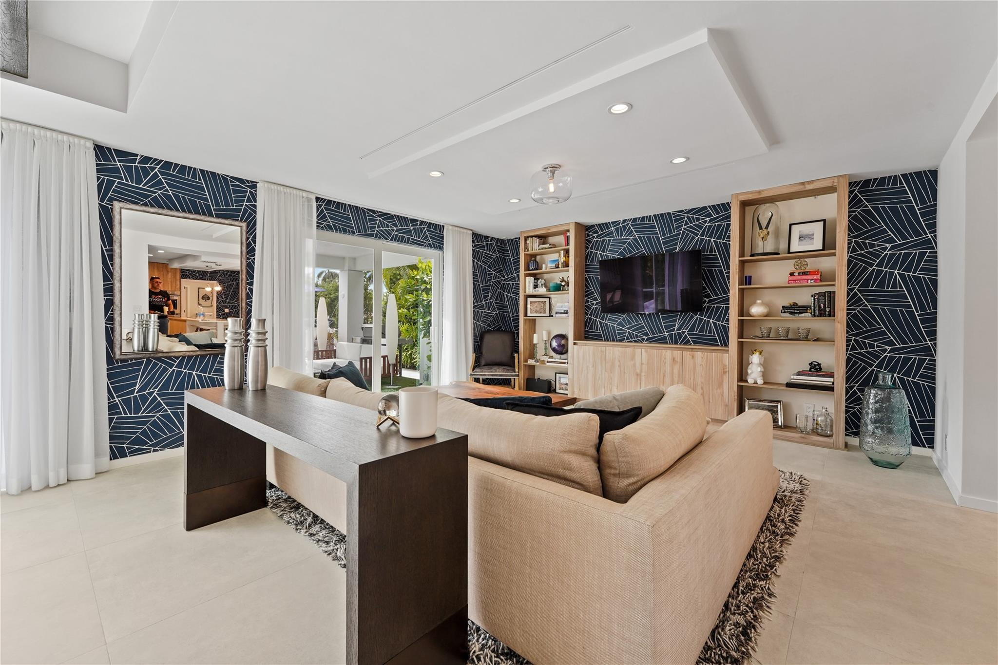 325 SEVEN ISLES Drive