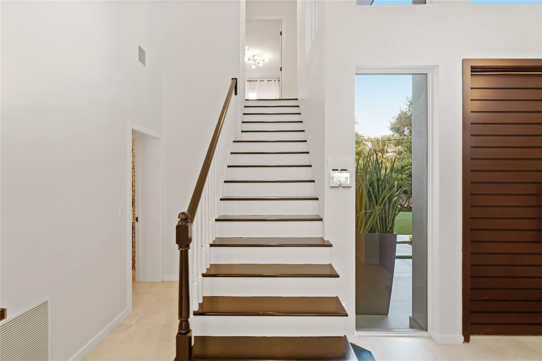 325 SEVEN ISLES Drive