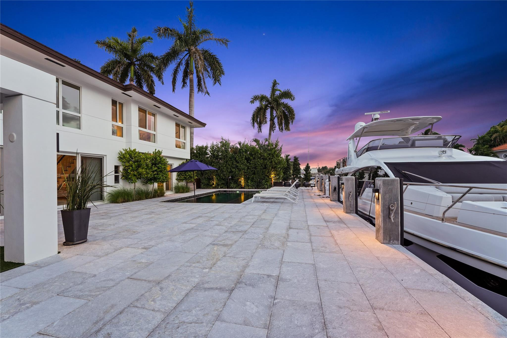 325 SEVEN ISLES Drive