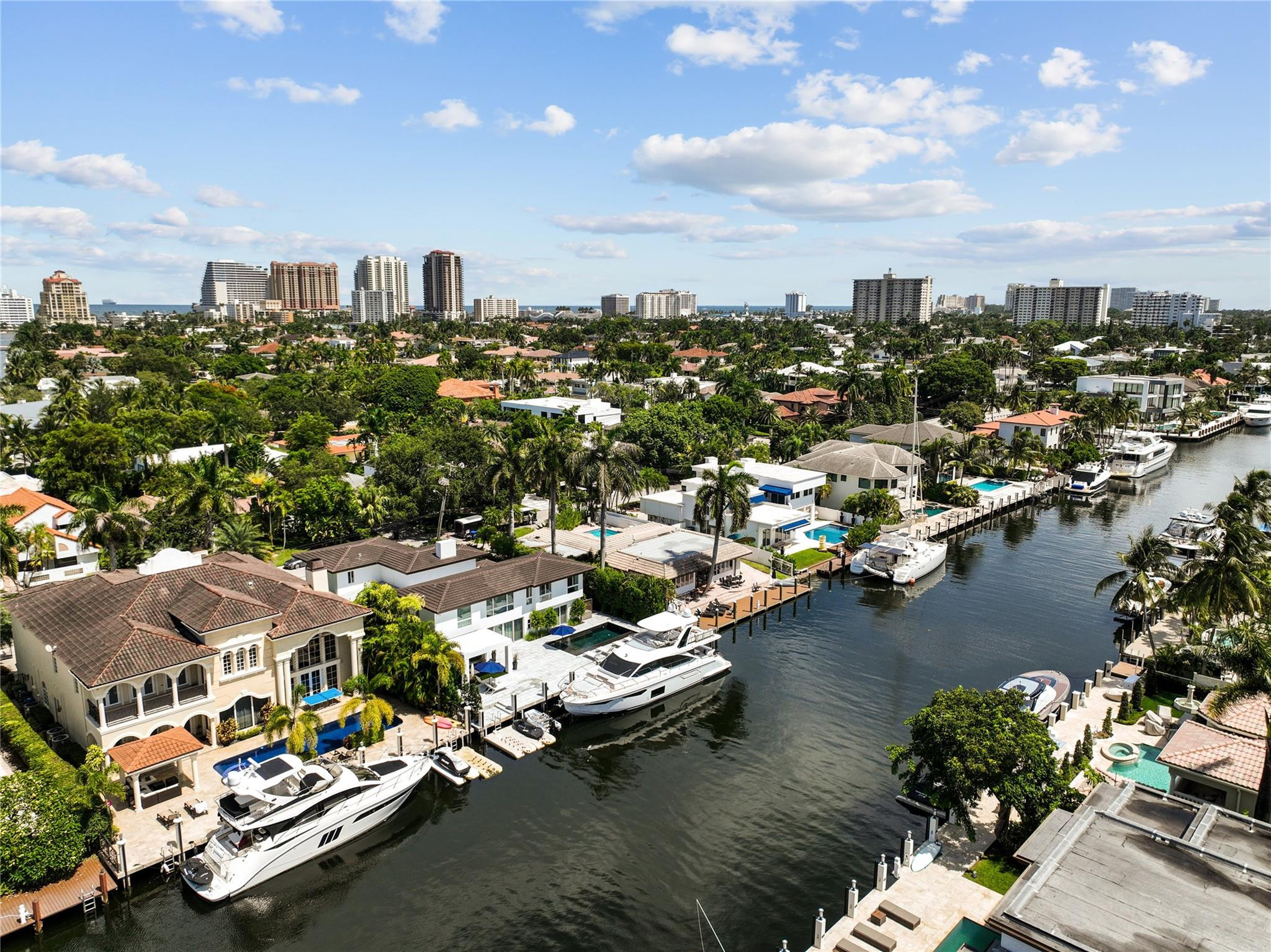 325 SEVEN ISLES Drive