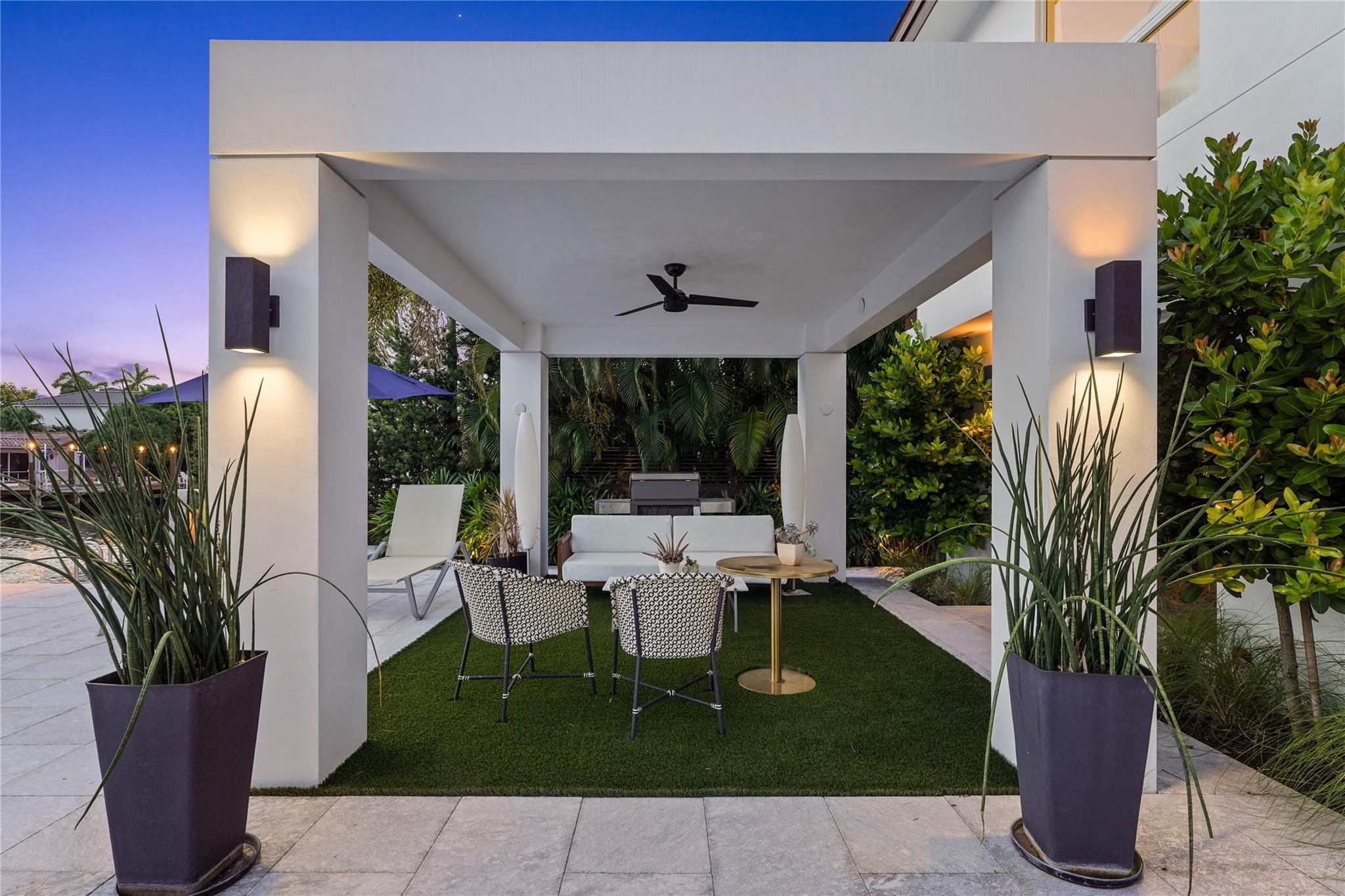 325 SEVEN ISLES Drive