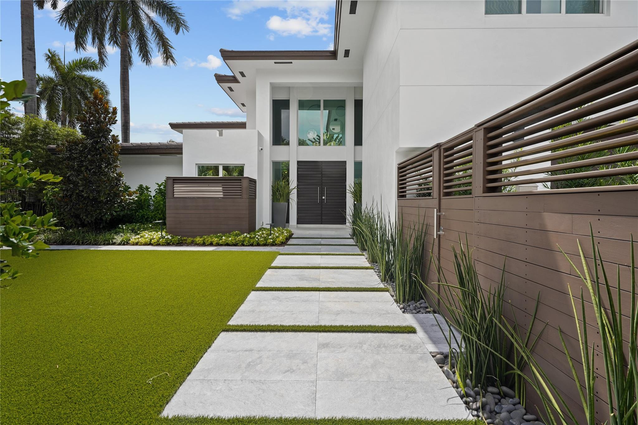 325 SEVEN ISLES Drive