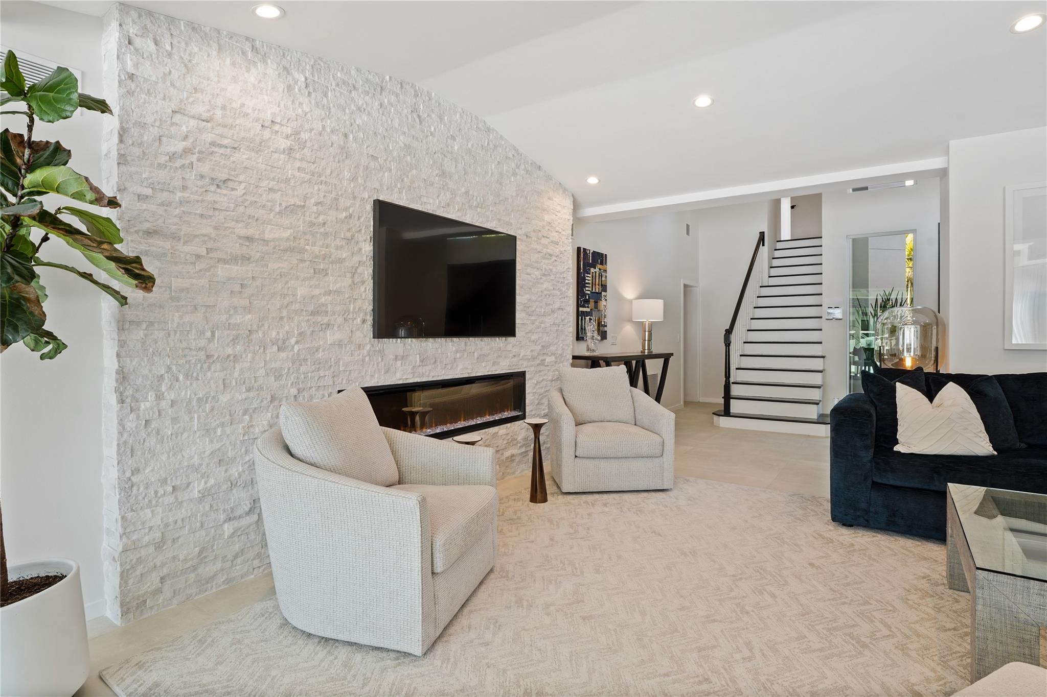 325 SEVEN ISLES Drive