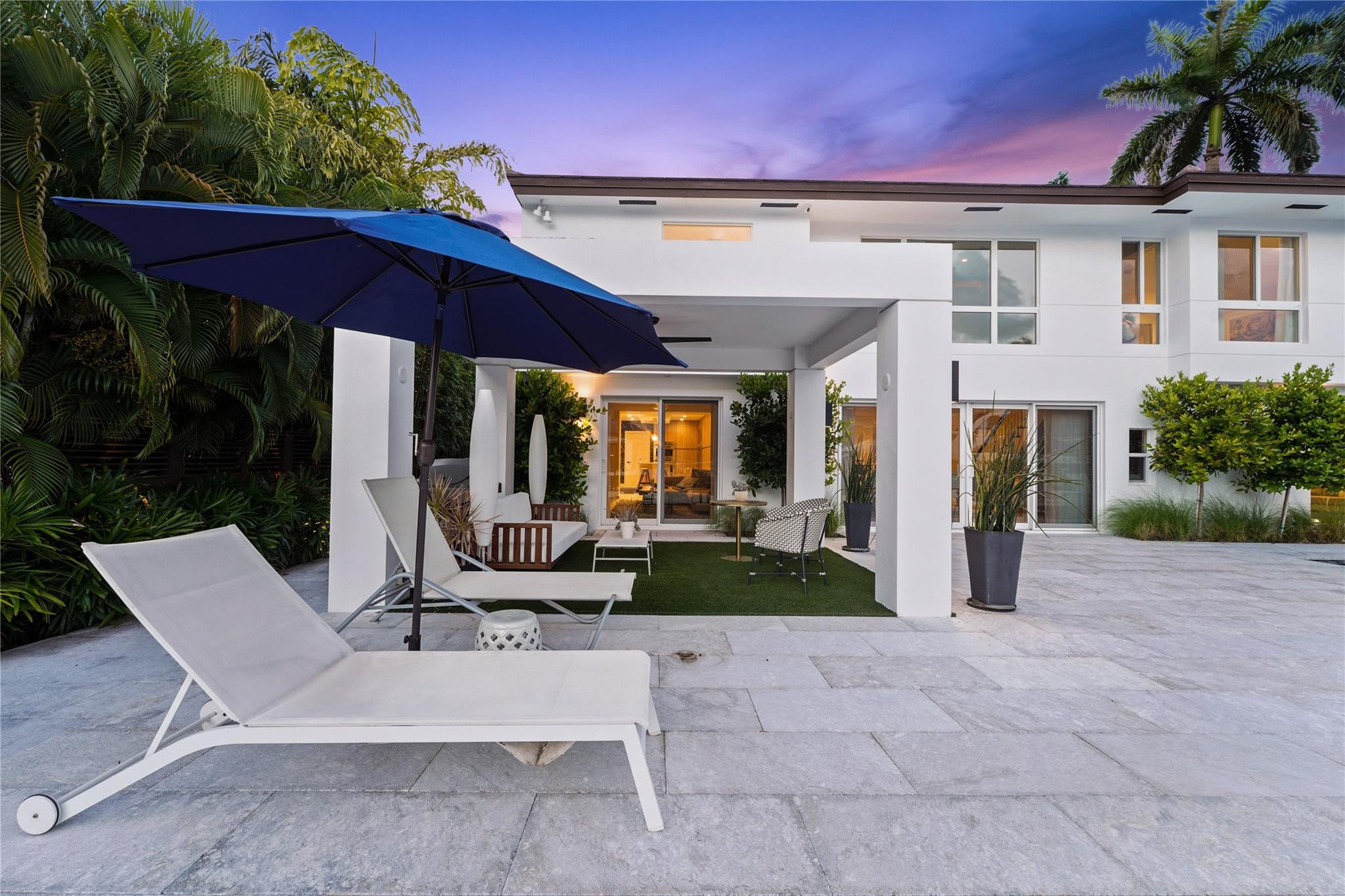 325 SEVEN ISLES Drive