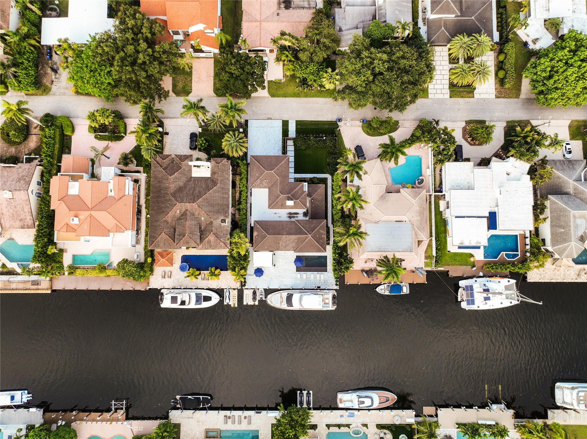 325 SEVEN ISLES Drive