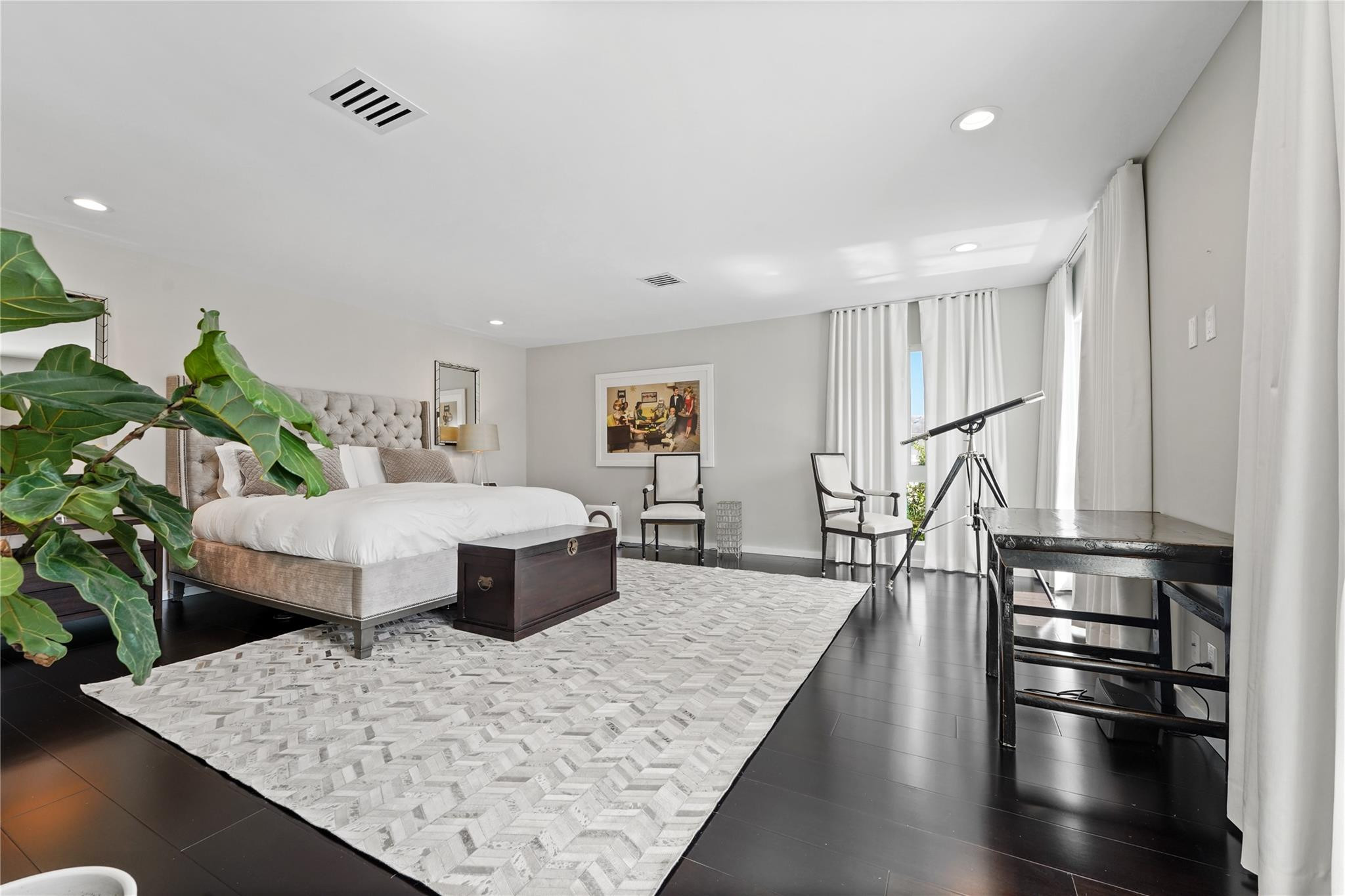 325 SEVEN ISLES Drive
