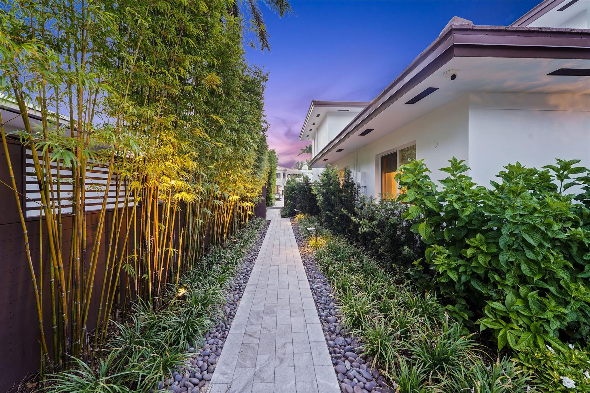 325 SEVEN ISLES Drive