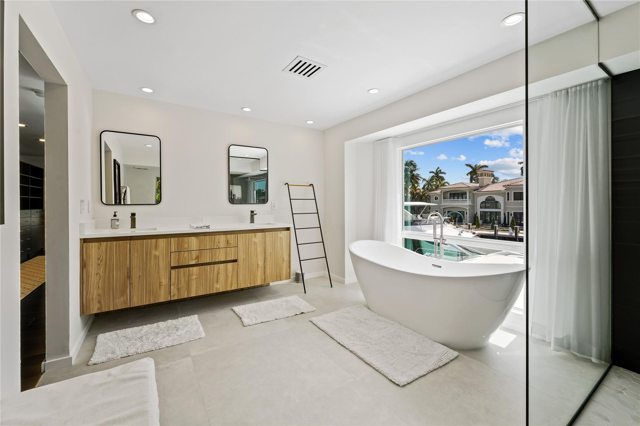 325 SEVEN ISLES Drive