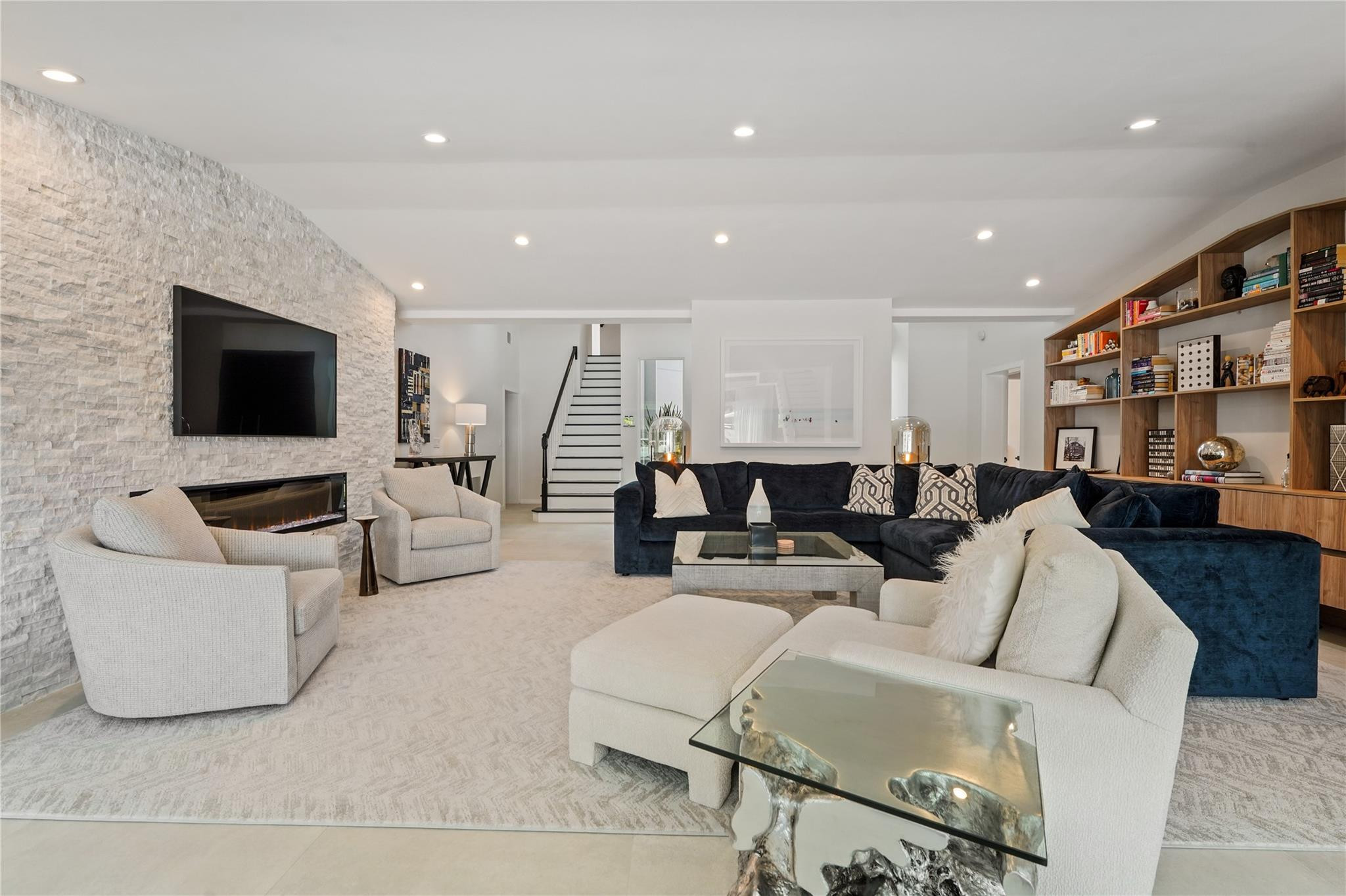 325 SEVEN ISLES Drive