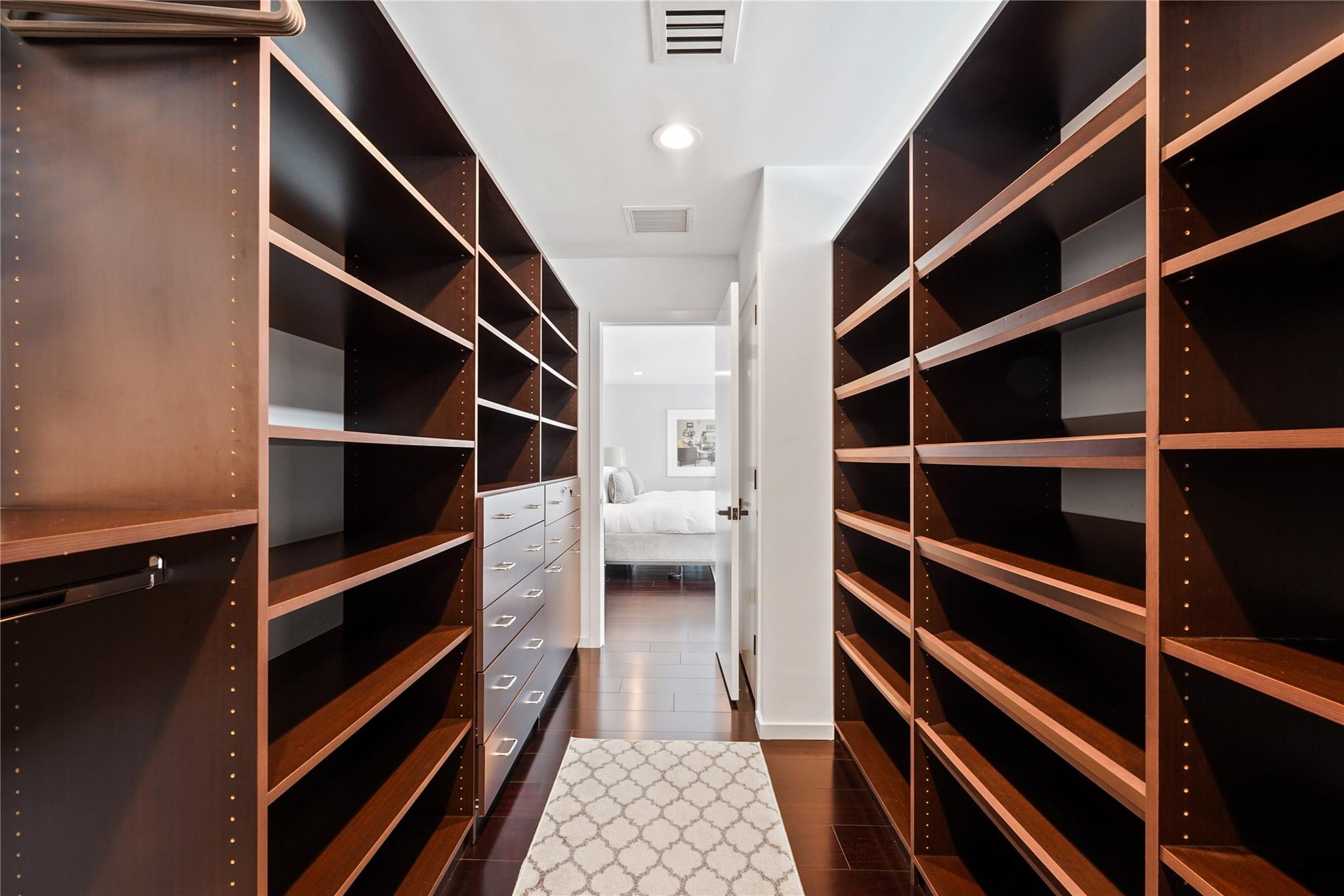 325 SEVEN ISLES Drive