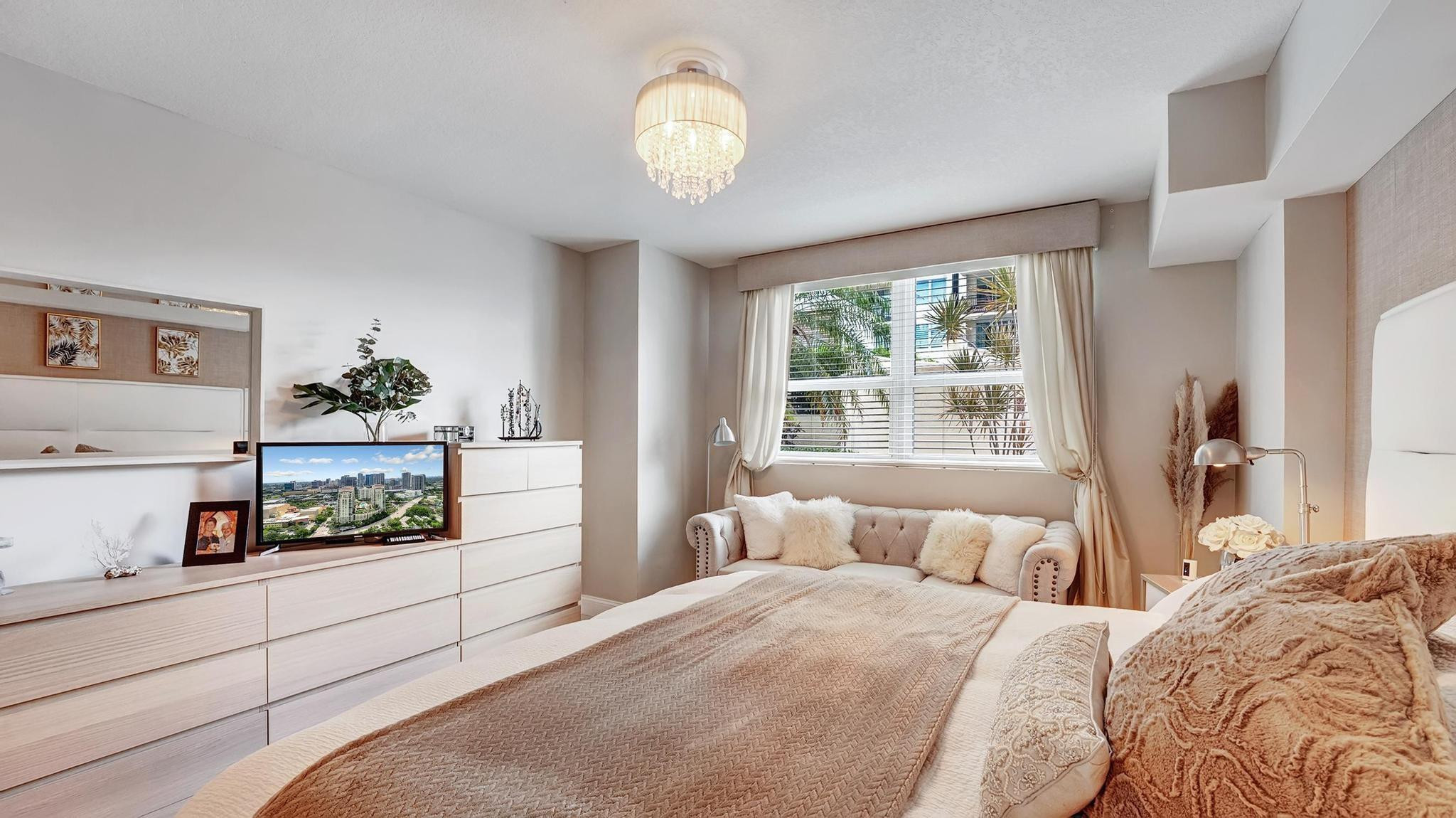 600 W Las Olas Blvd 703