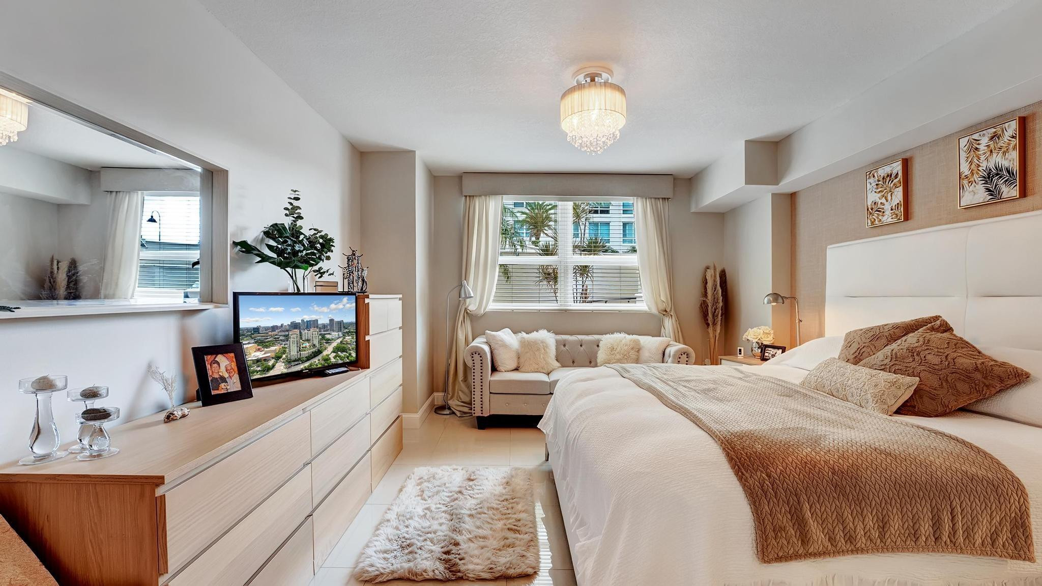 600 W Las Olas Blvd 703