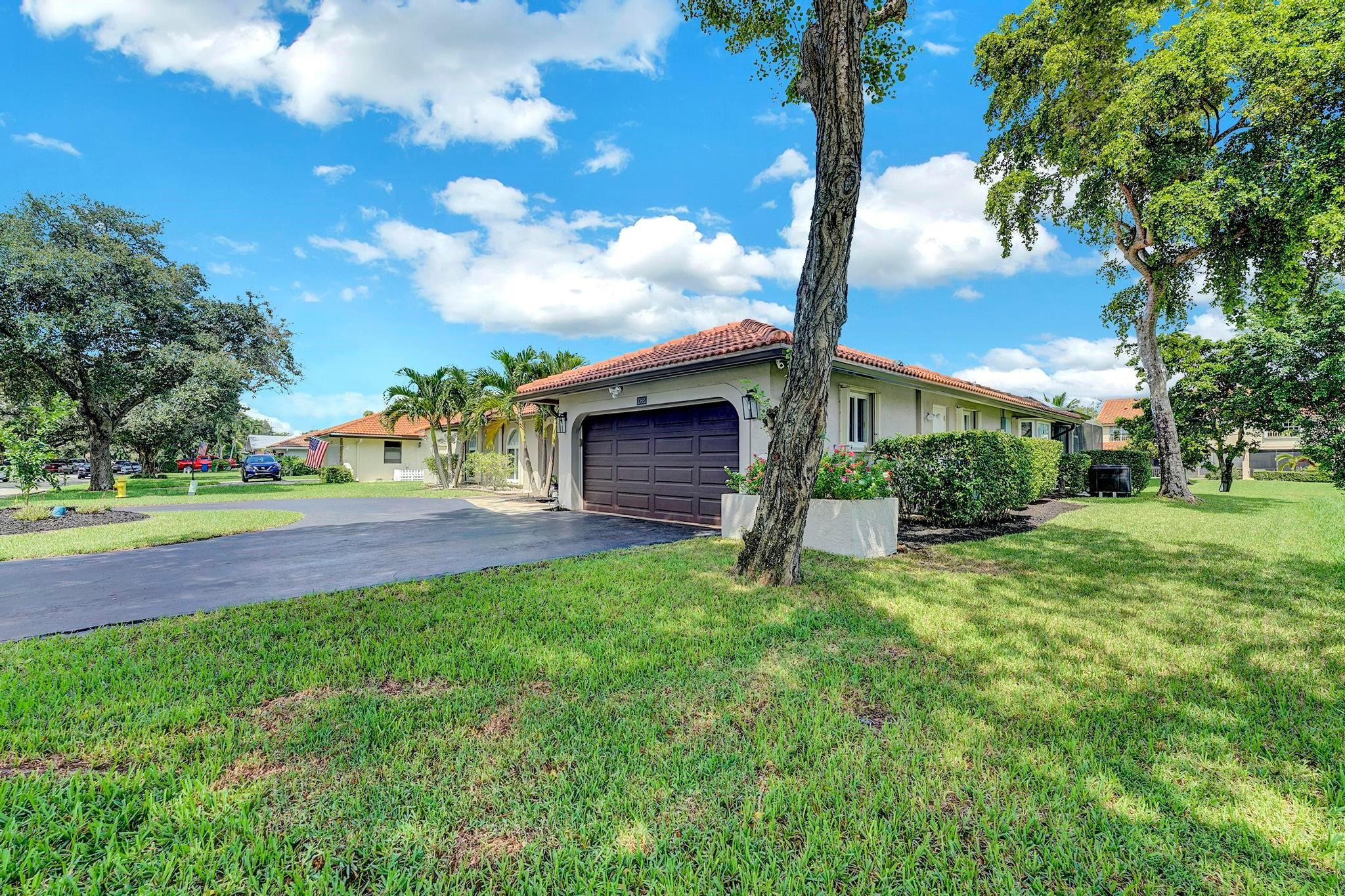 10885 SW 1st Ct