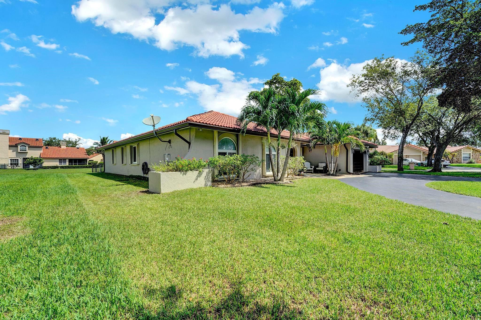 10885 SW 1st Ct