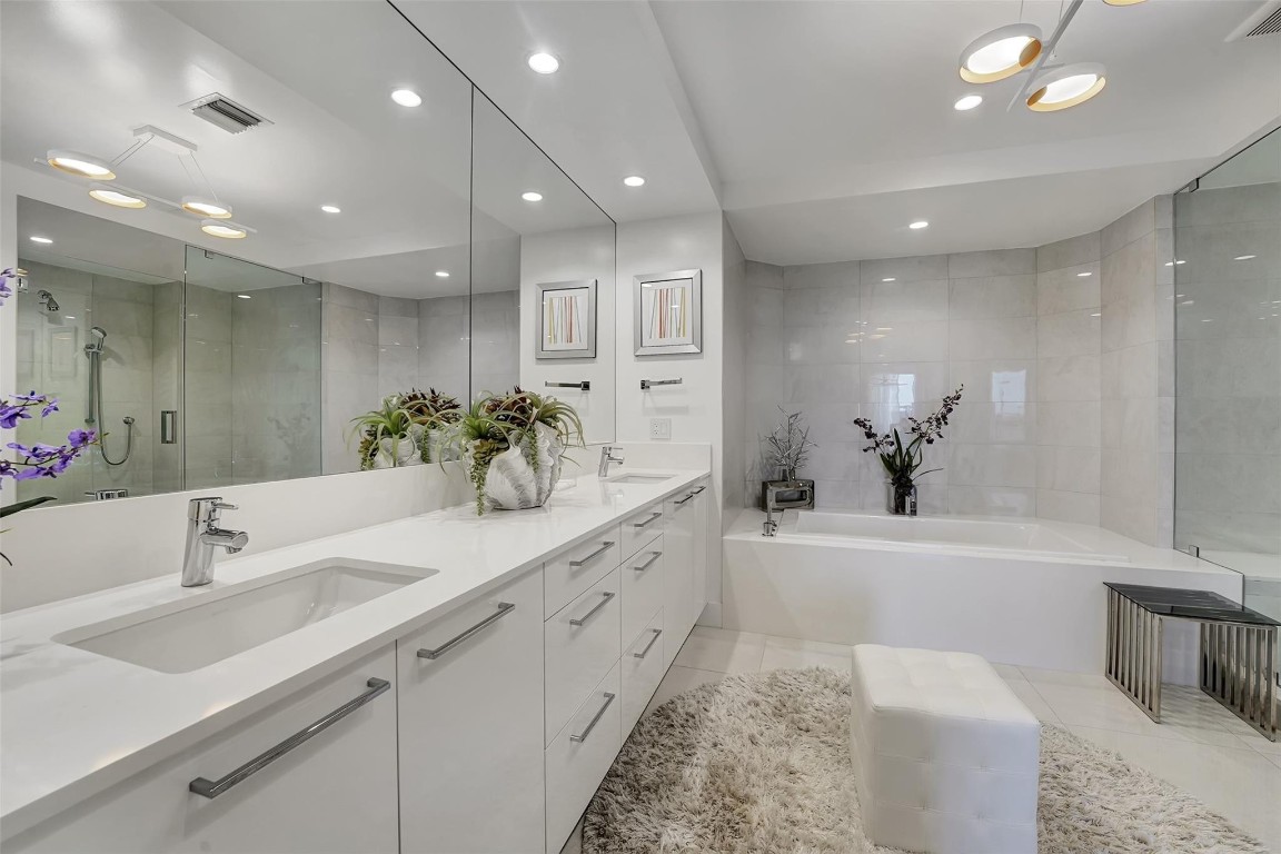 100 E Las Olas Blvd 2303