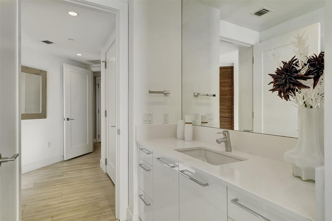 100 E Las Olas Blvd 2303