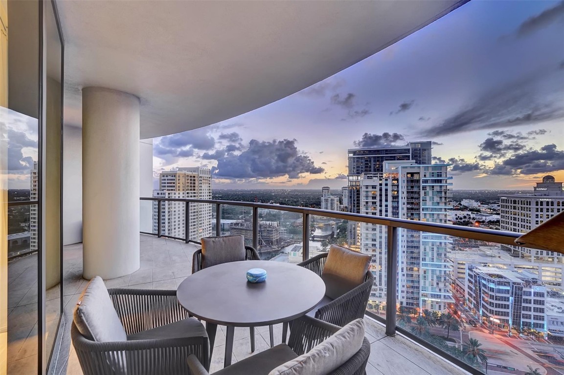 100 E Las Olas Blvd 2303