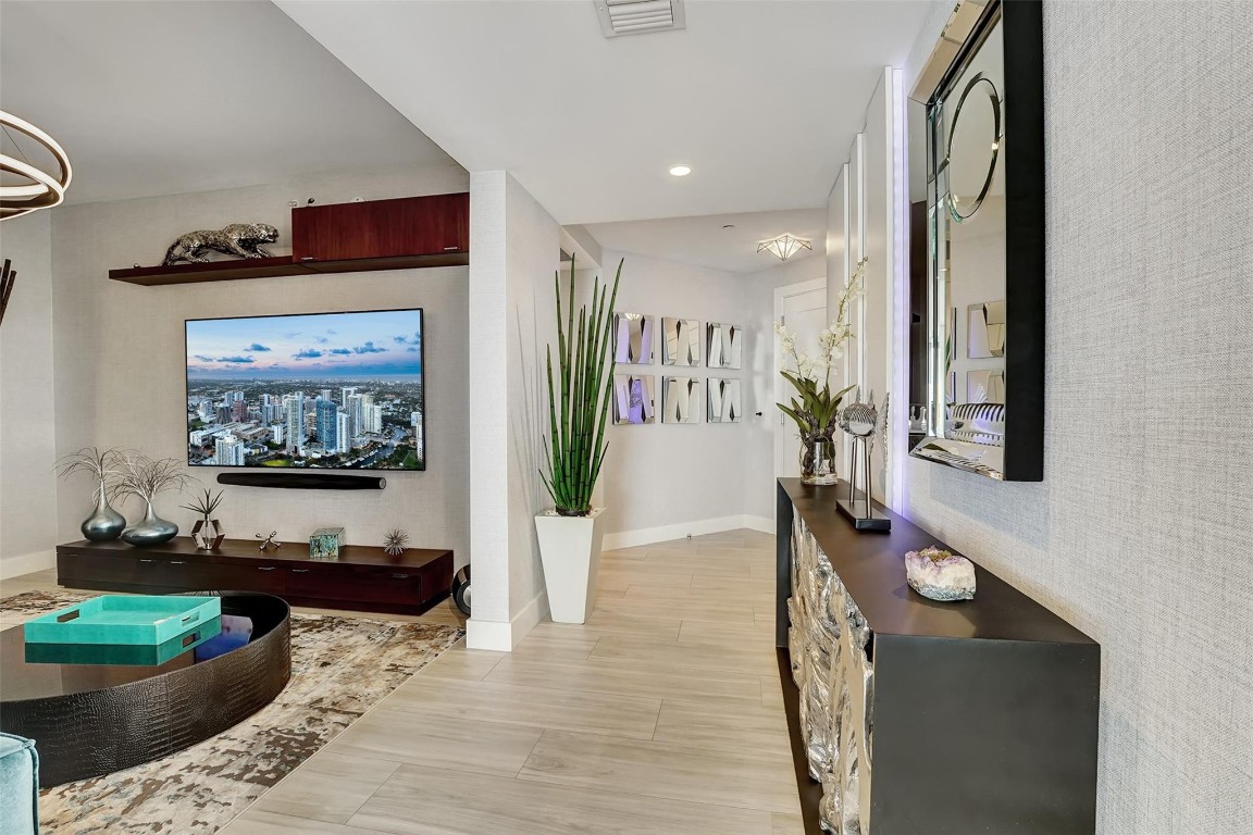 100 E Las Olas Blvd 2303