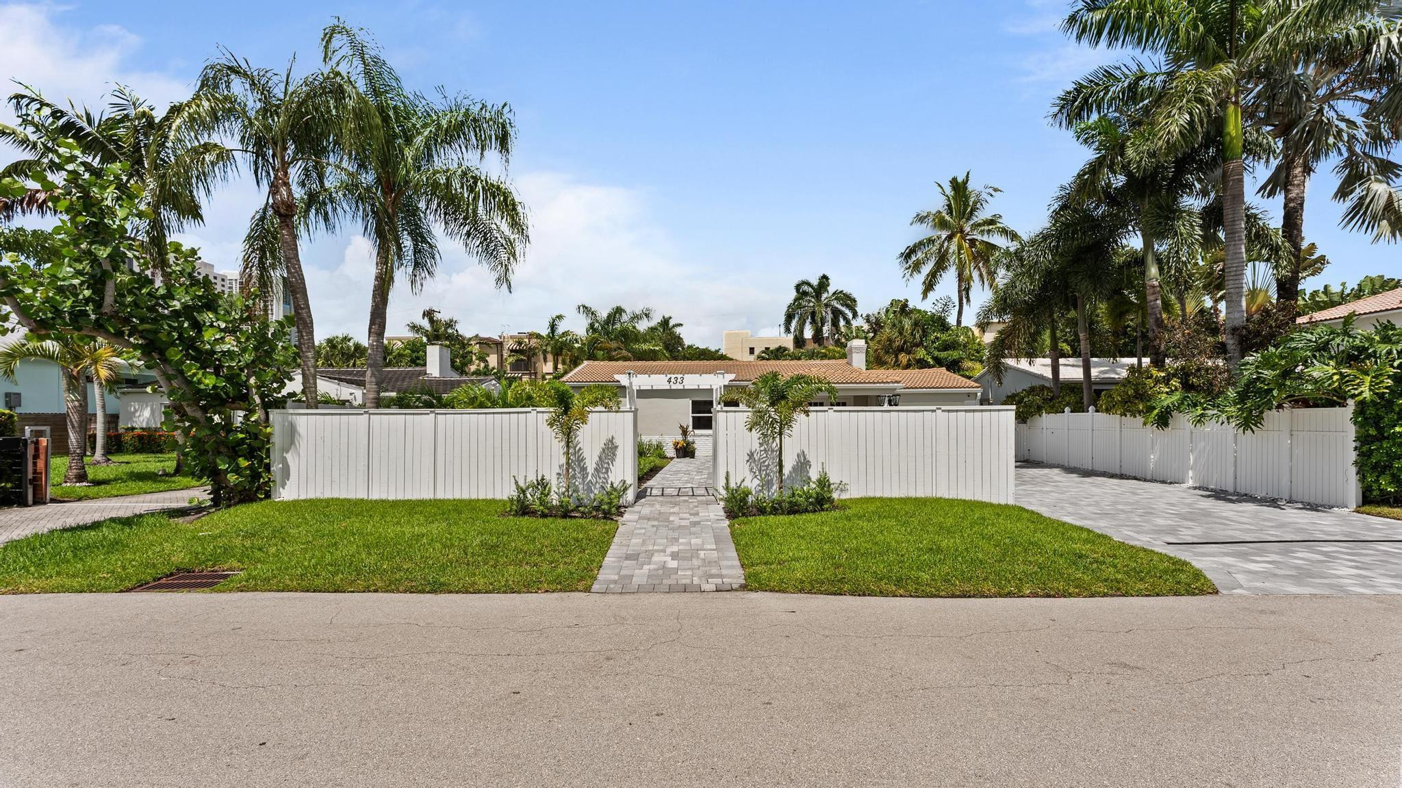 433 NE 8th Ave