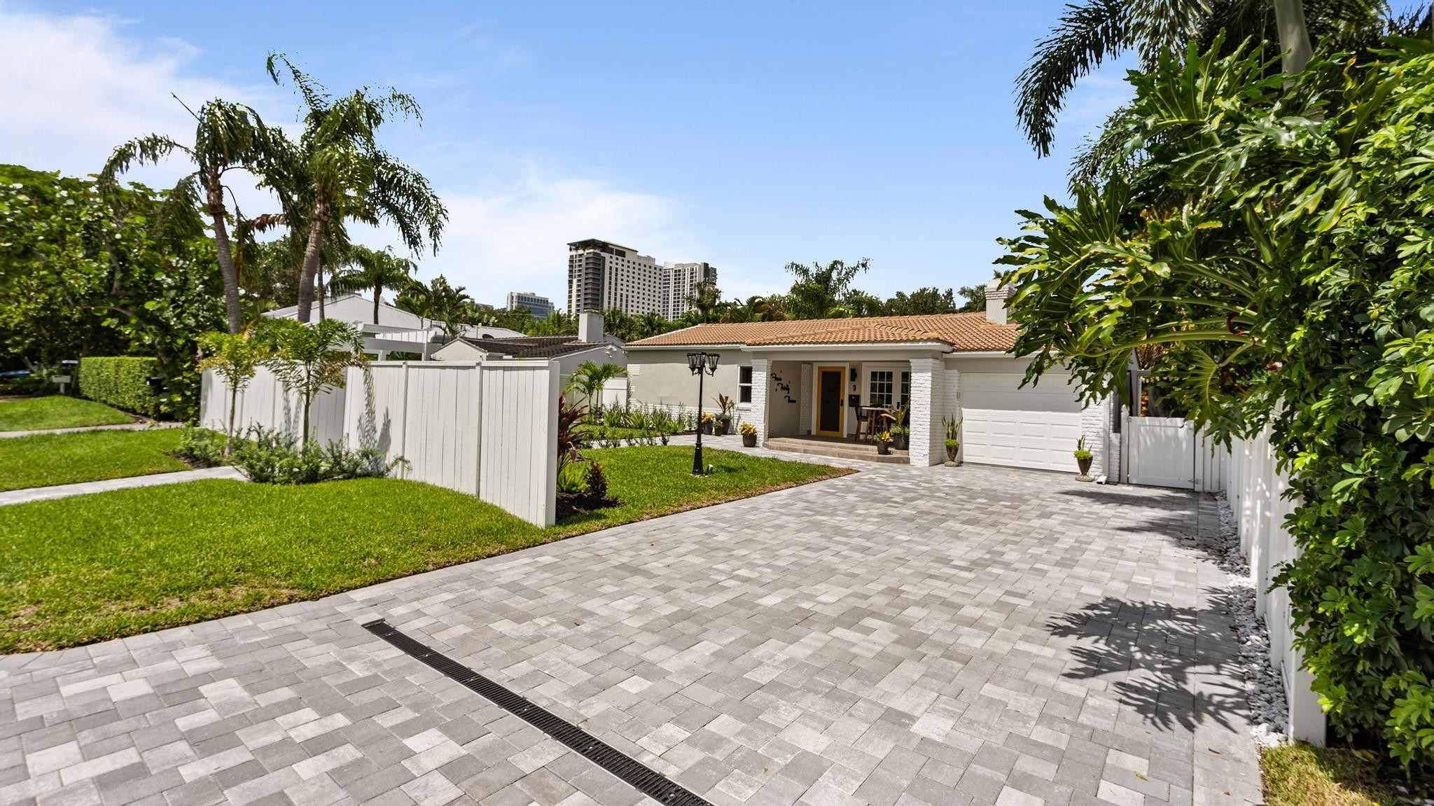 433 NE 8th Ave
