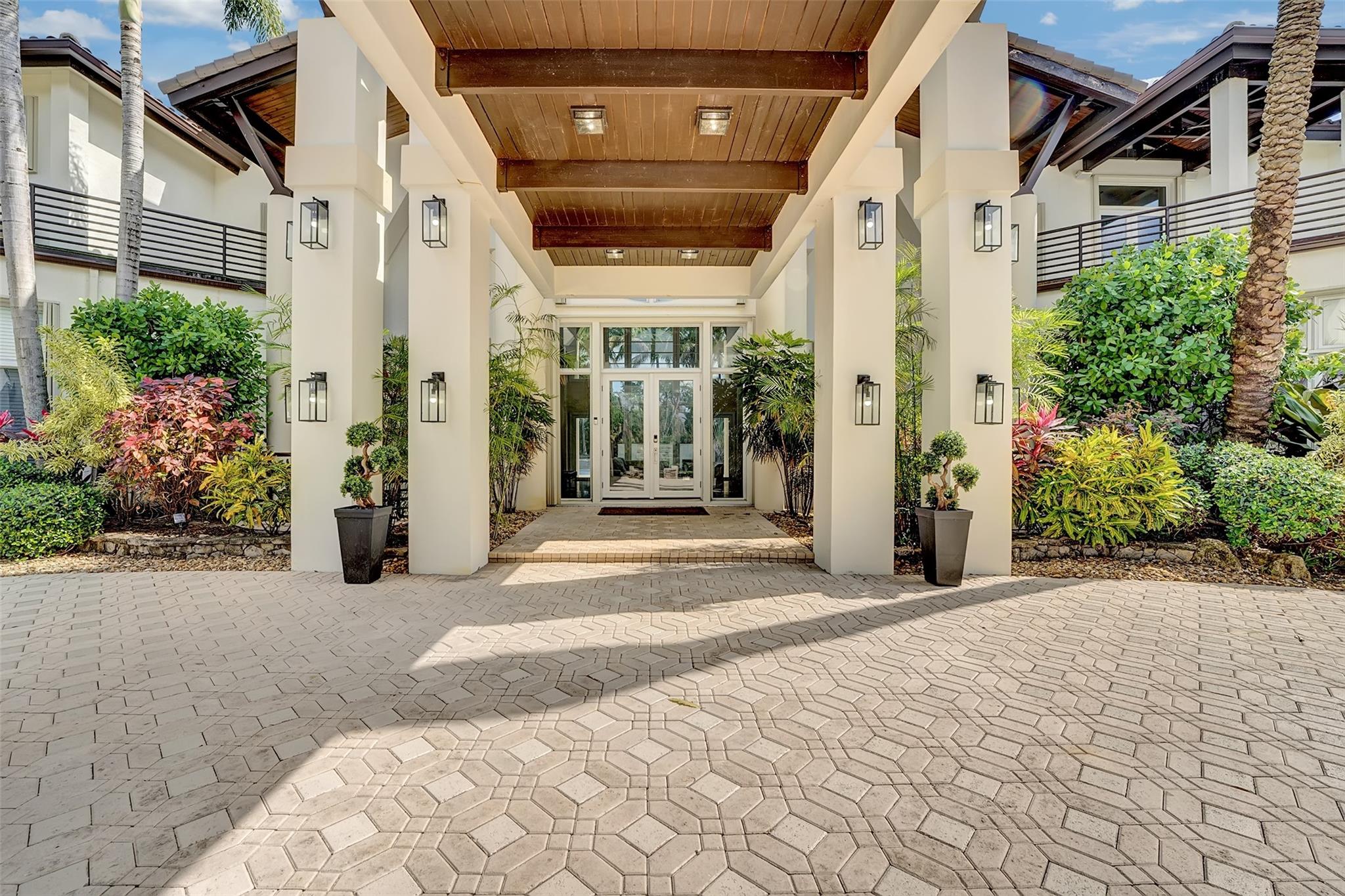 7272 NW 62nd Ter