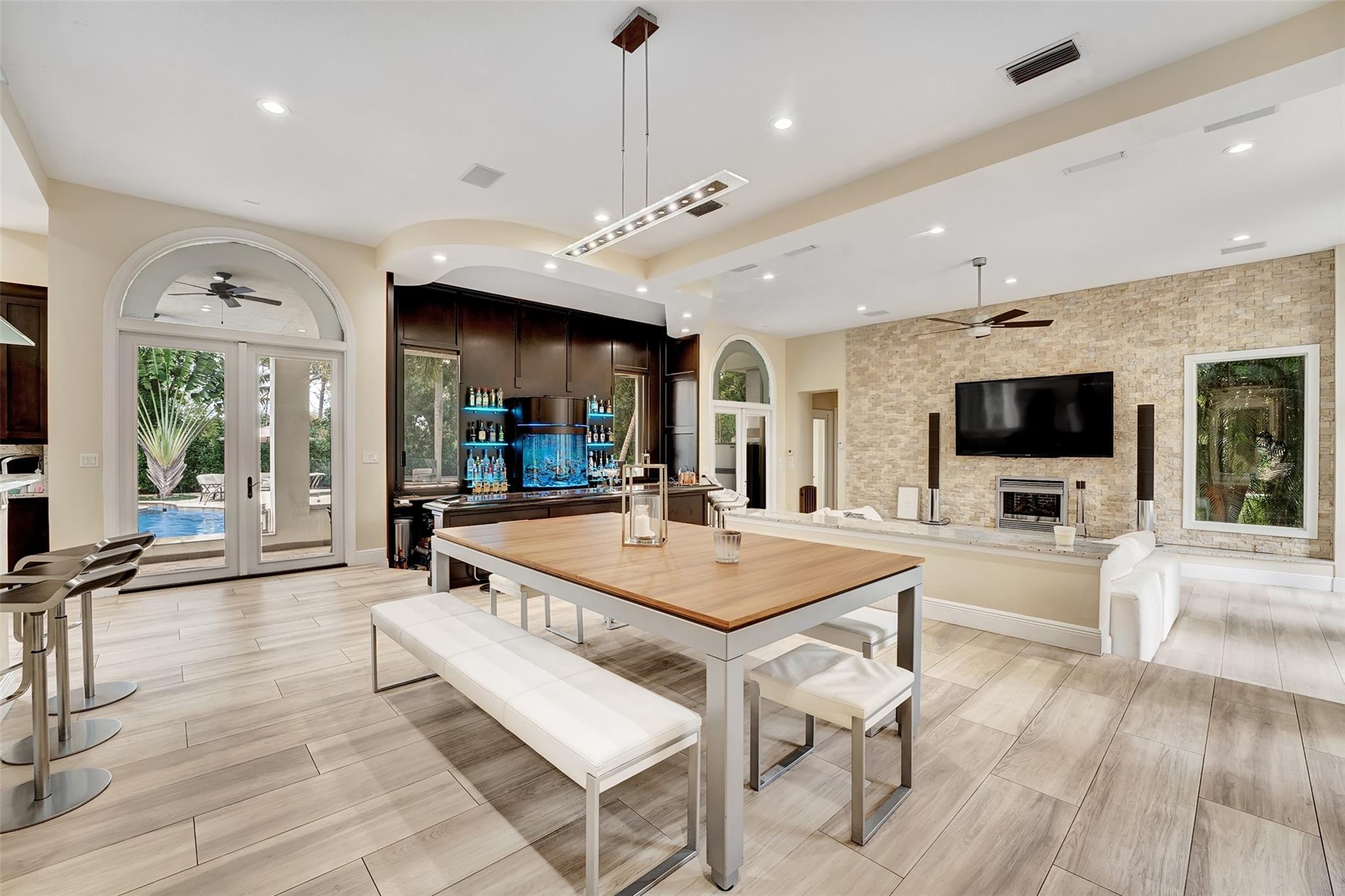 7272 NW 62nd Ter