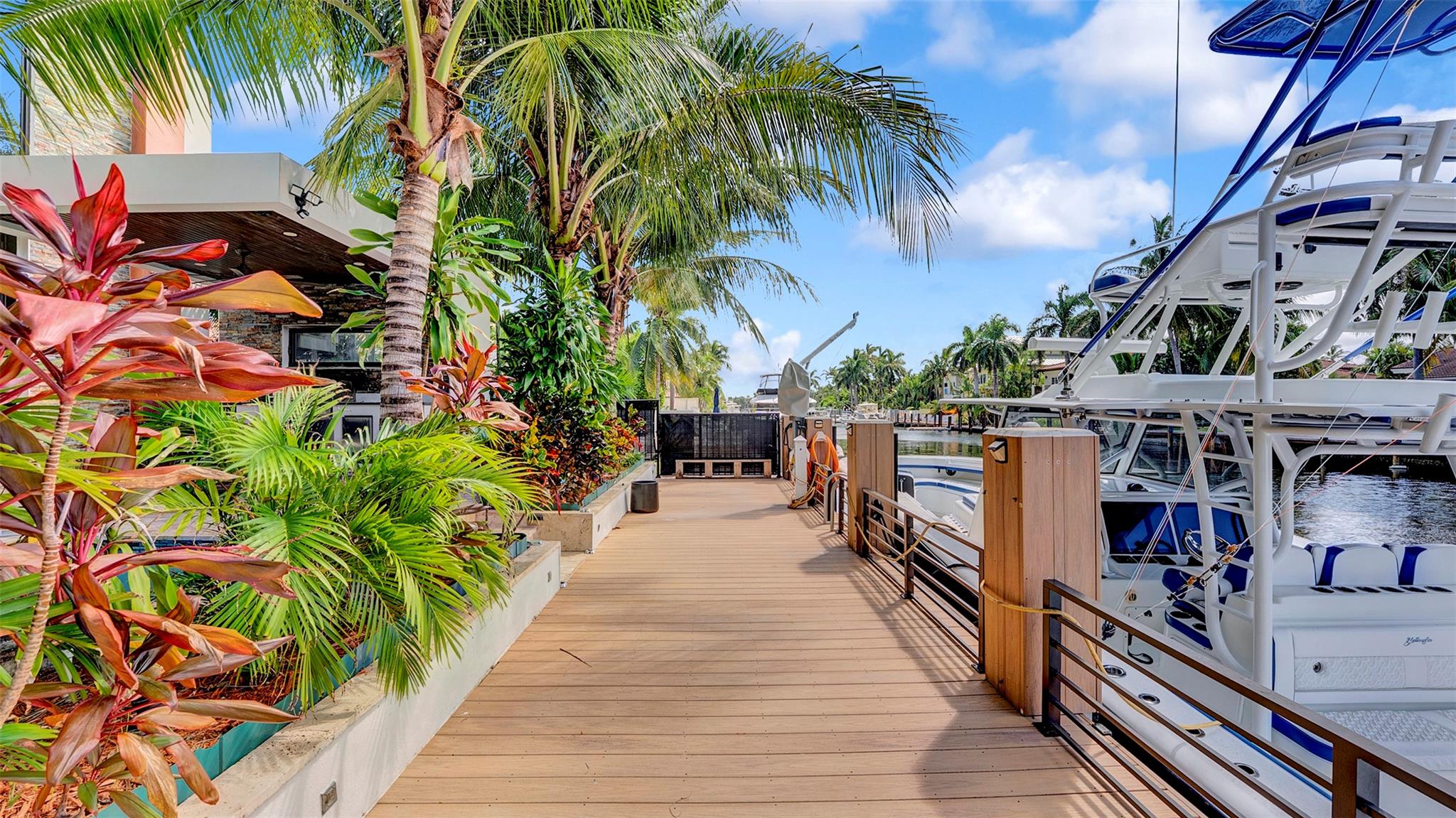 609 Poinciana Dr