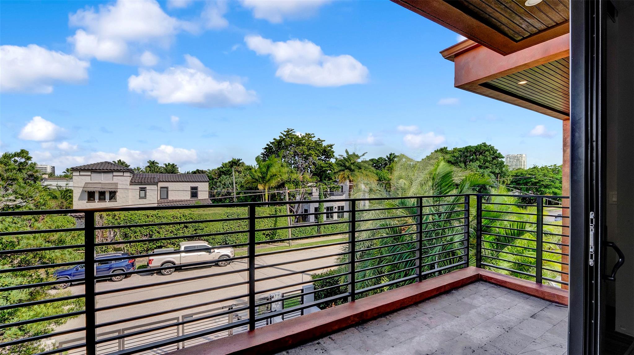 609 Poinciana Dr