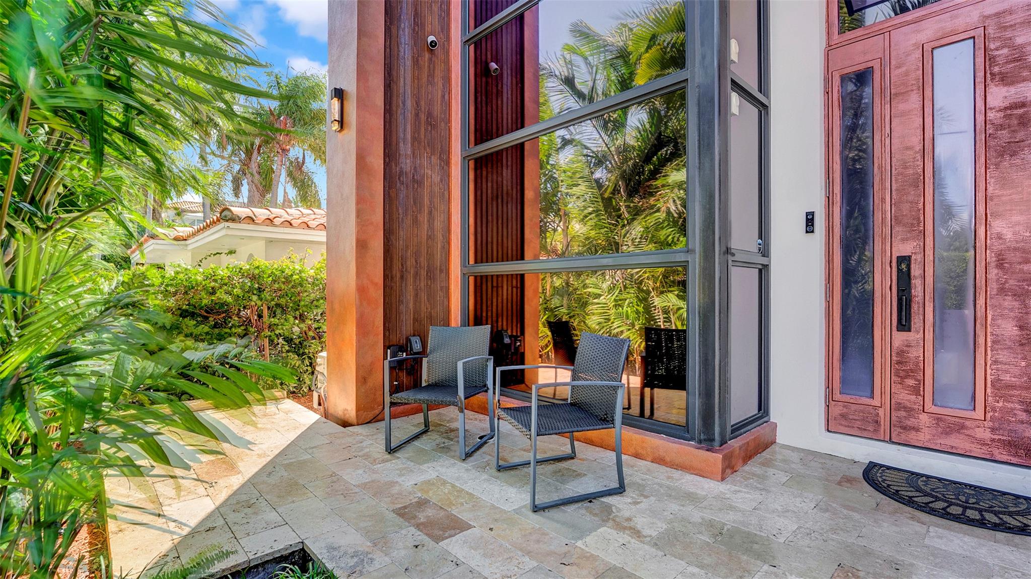 609 Poinciana Dr