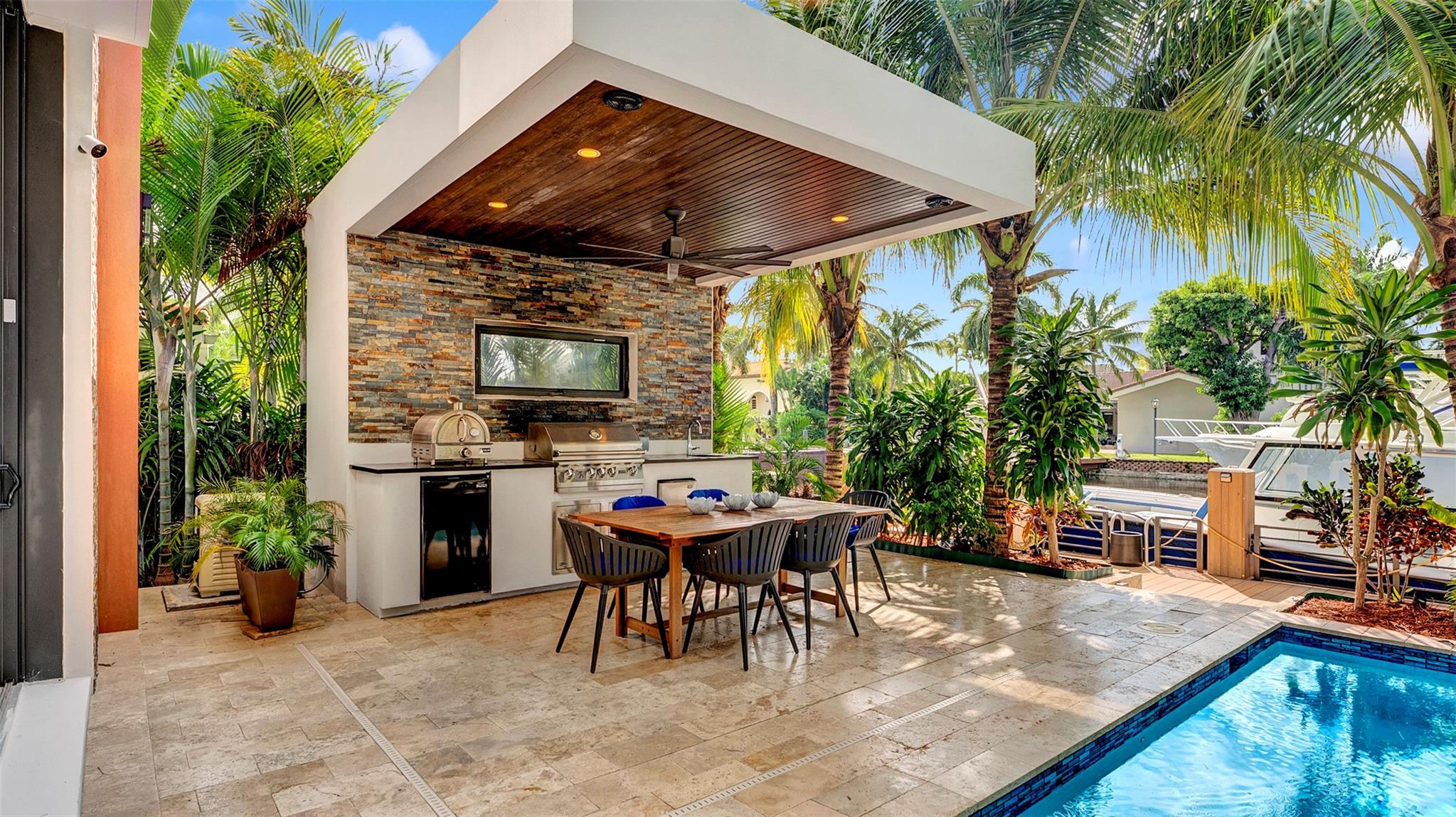 609 Poinciana Dr