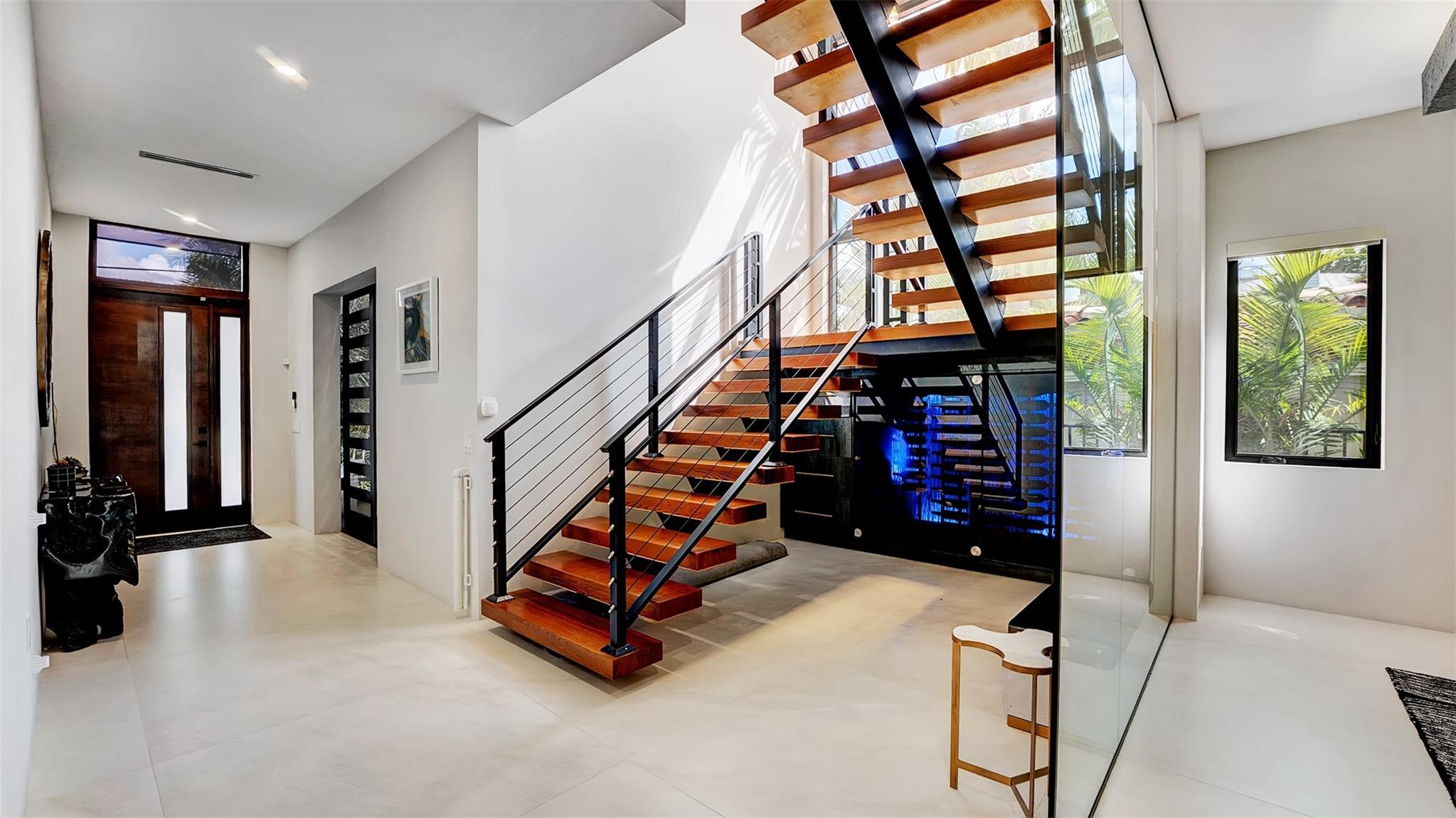 609 Poinciana Dr