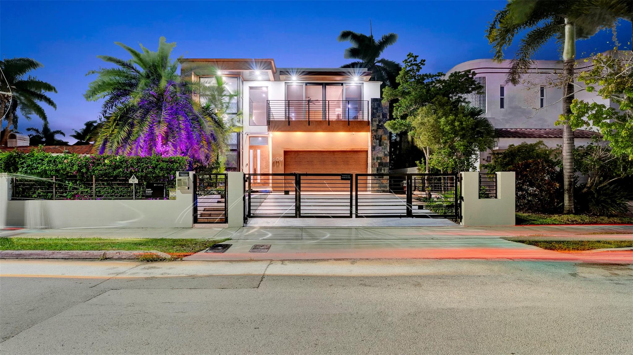 609 Poinciana Dr